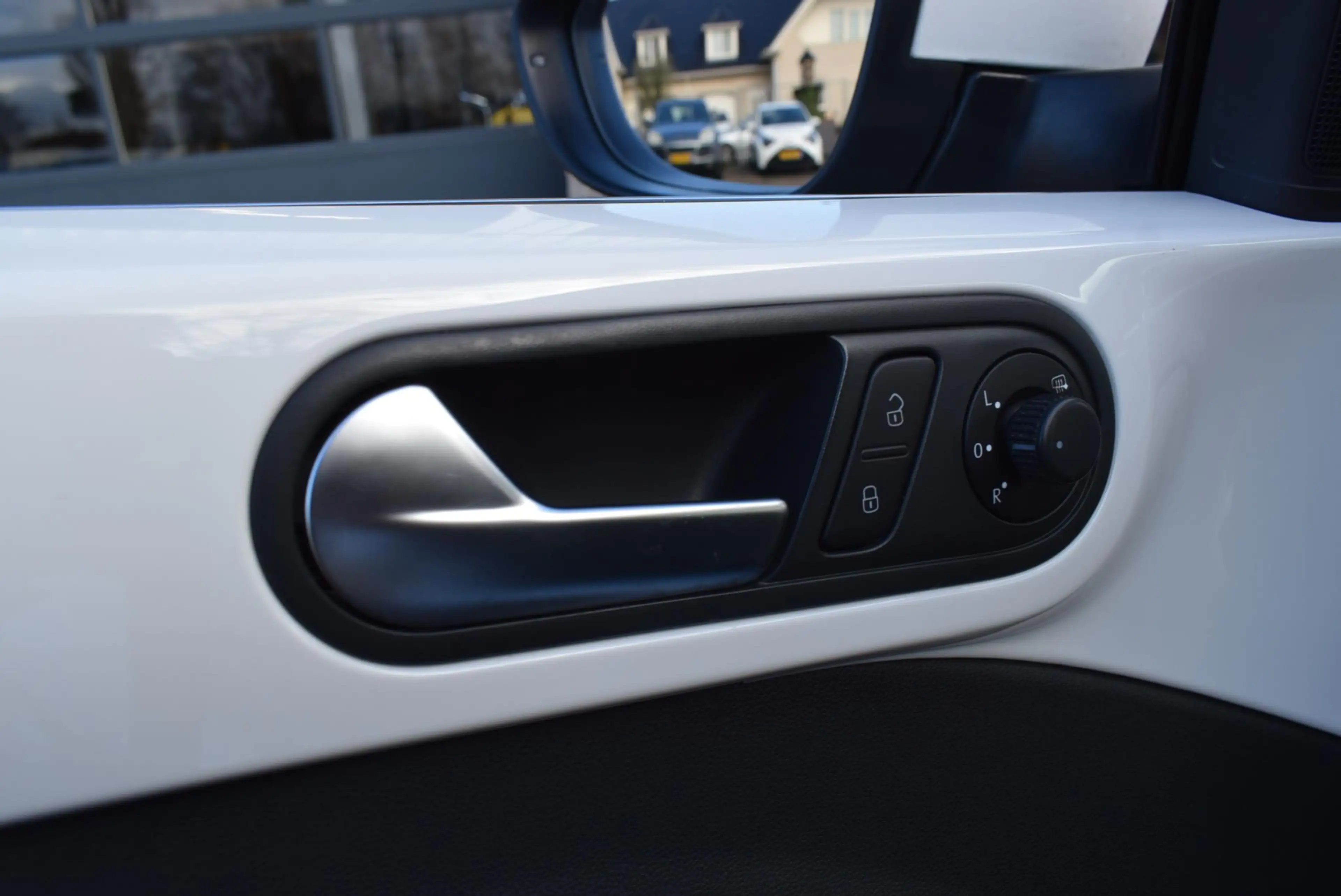 Volkswagen Beetle Cabriolet 1.2 TSI Design BlueMotion Navi Airco Km — photo 11