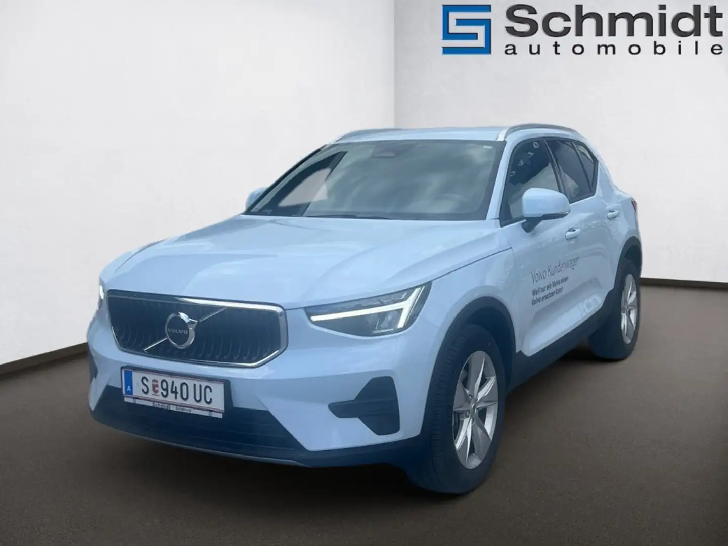 Volvo XC40 Core, B3 Mild Hybrid, Benzin Blau - 1