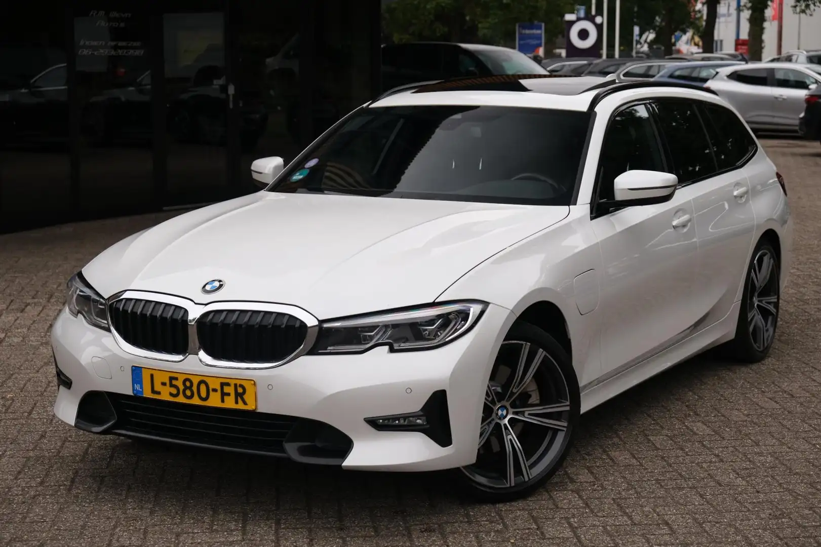 BMW 320 3-serie Touring 320e Business Edition Plus/M-Pakke Wit - 1