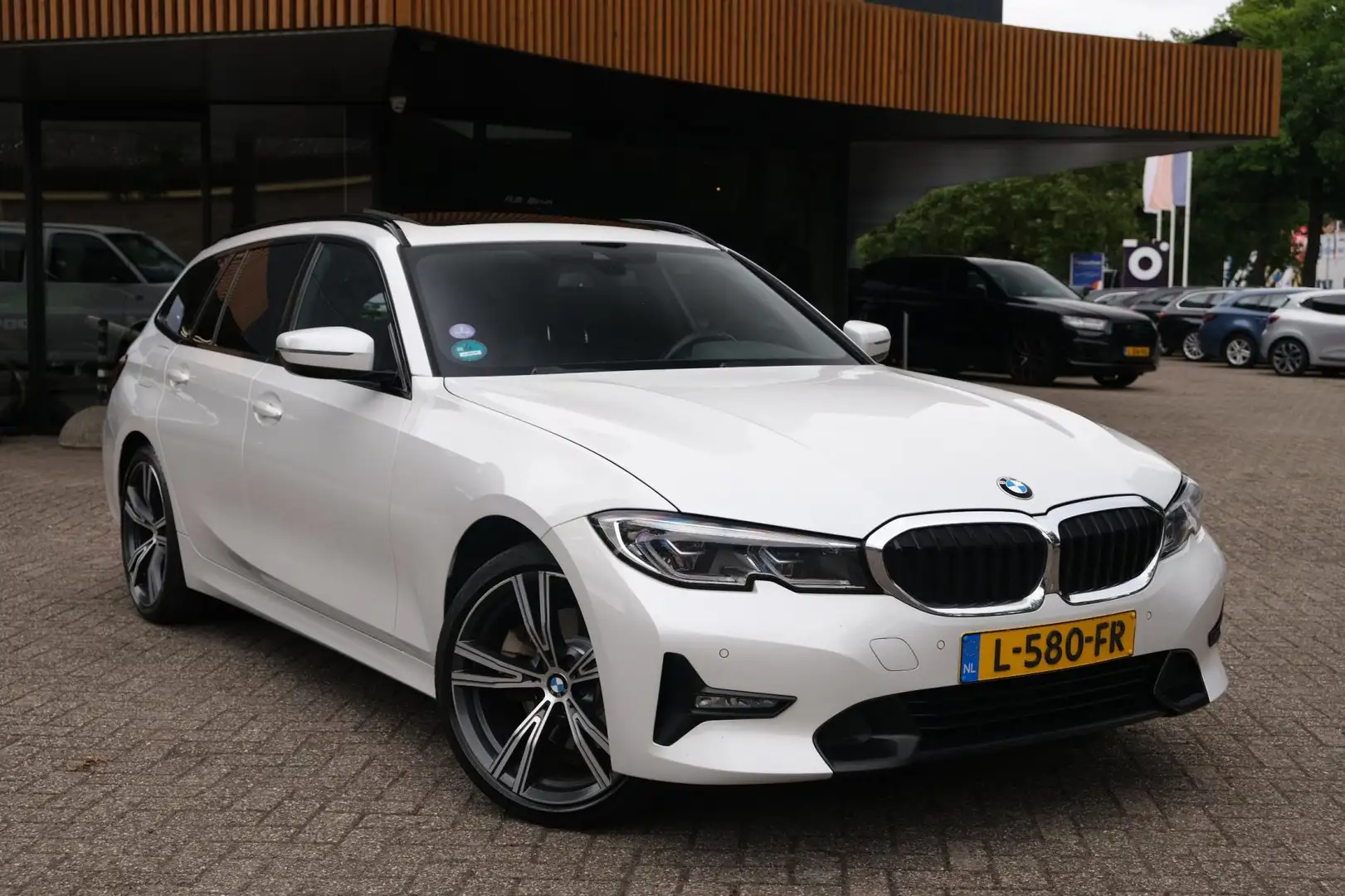 BMW 320 3-serie Touring 320e Business Edition Plus/M-Pakke Wit - 2