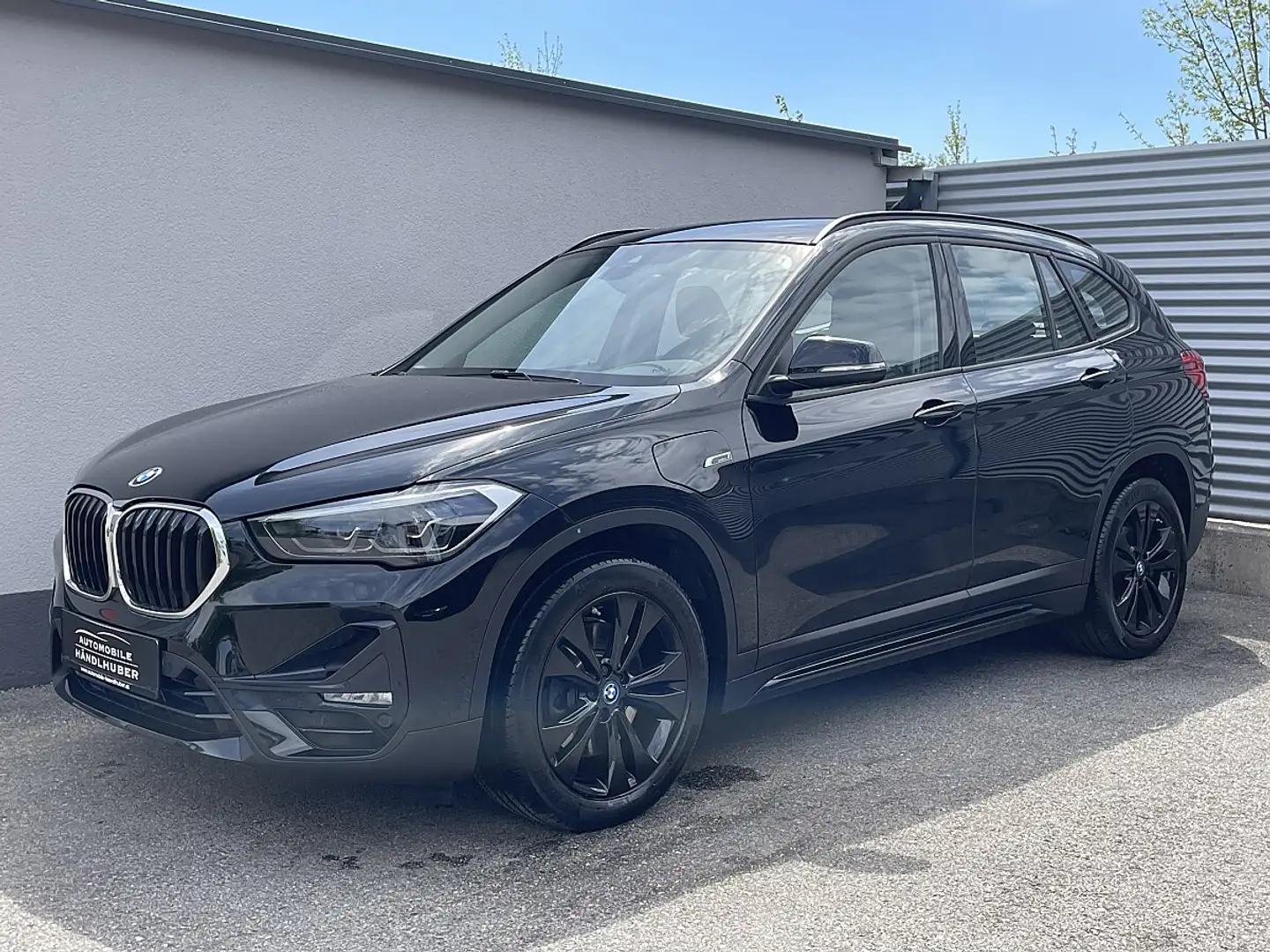 BMW X1 xDrive25e PHEV Aut.SPORTLINE/ACC/18"/PARKASS/NA... Schwarz - 1