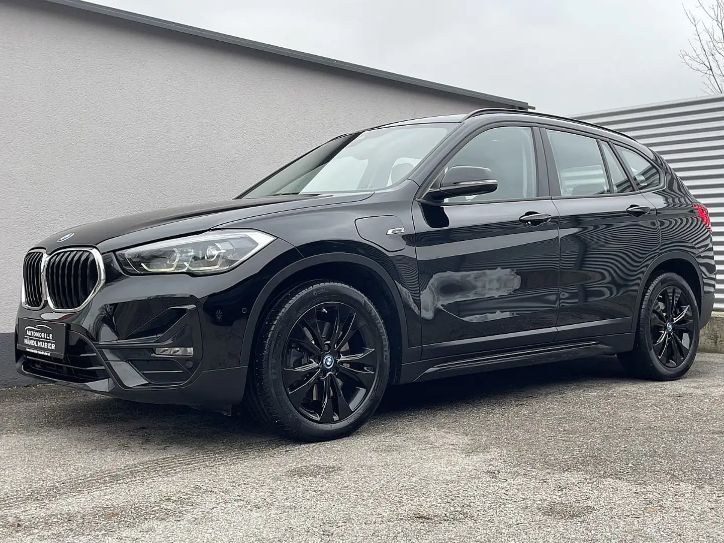 BMW X1 xDrive25e PHEV Aut.SPORTLINE/ACC/18"/PARKASS/NA... Schwarz - 2