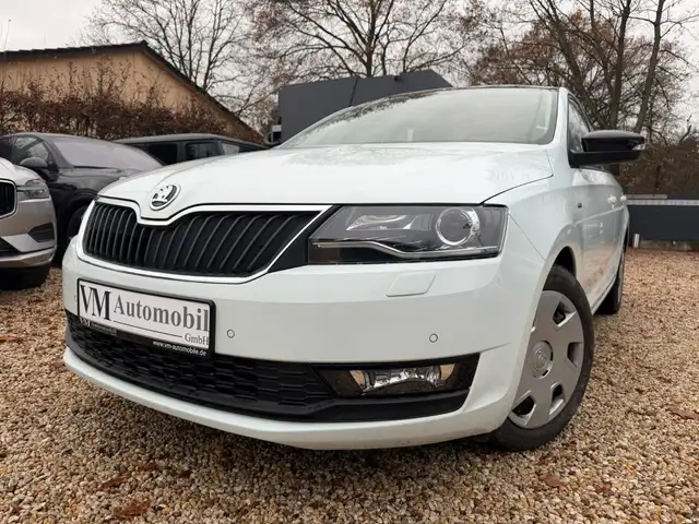 Skoda Rapid/Spaceback 1.4 TSI DSG Drive Navi*Pano*AHK*SitzHz.