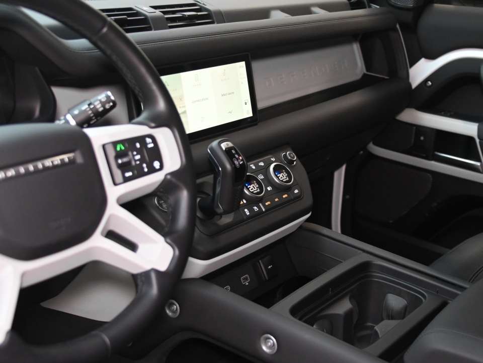 2024 Land Rover Defender P300/5YRS 160KM CPO INCLUDED!!!!!! thumb 14