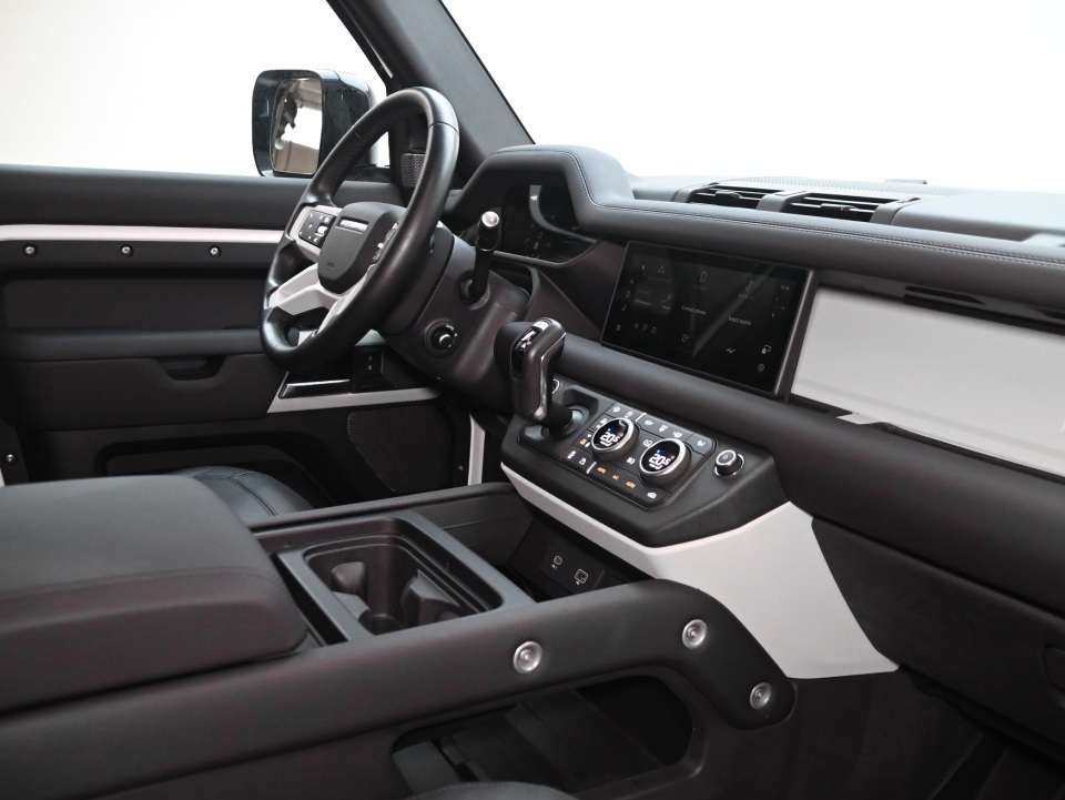 2024 Land Rover Defender P300/5YRS 160KM CPO INCLUDED!!!!!! thumb 25