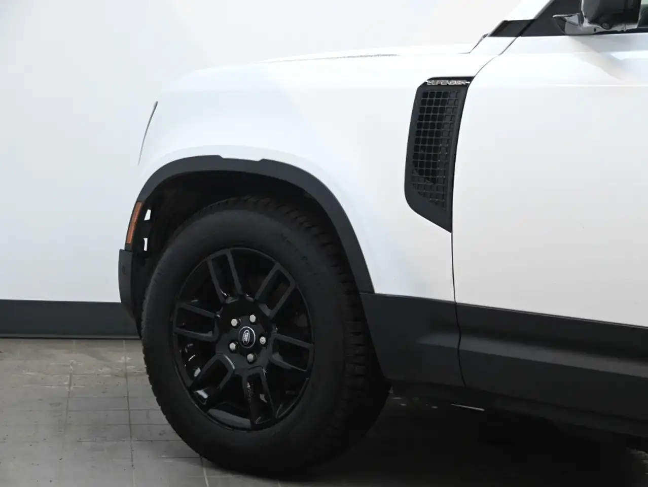 Land Rover Defender снимка Land Rover Defender