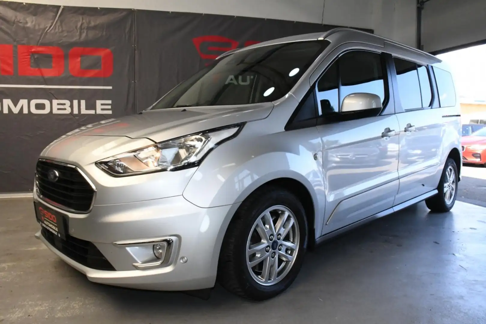 Ford Grand Tourneo Titan. ACC*KEY*NAV*CAM*7.Sitz*PANO Klima Navi Срібний - 2