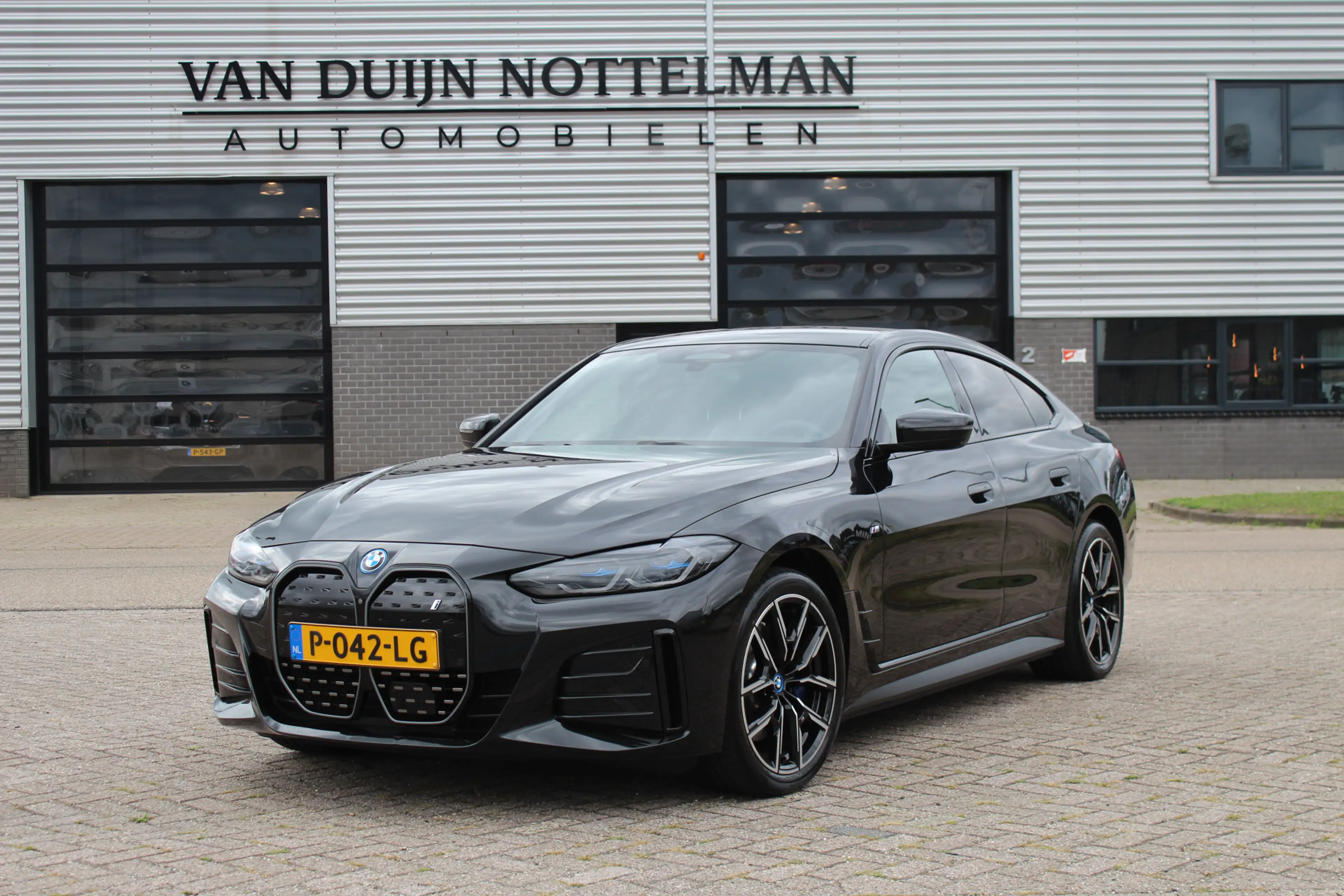BMW i4 eDrive40 High Executive 84 kWh / Harman Kardon / S