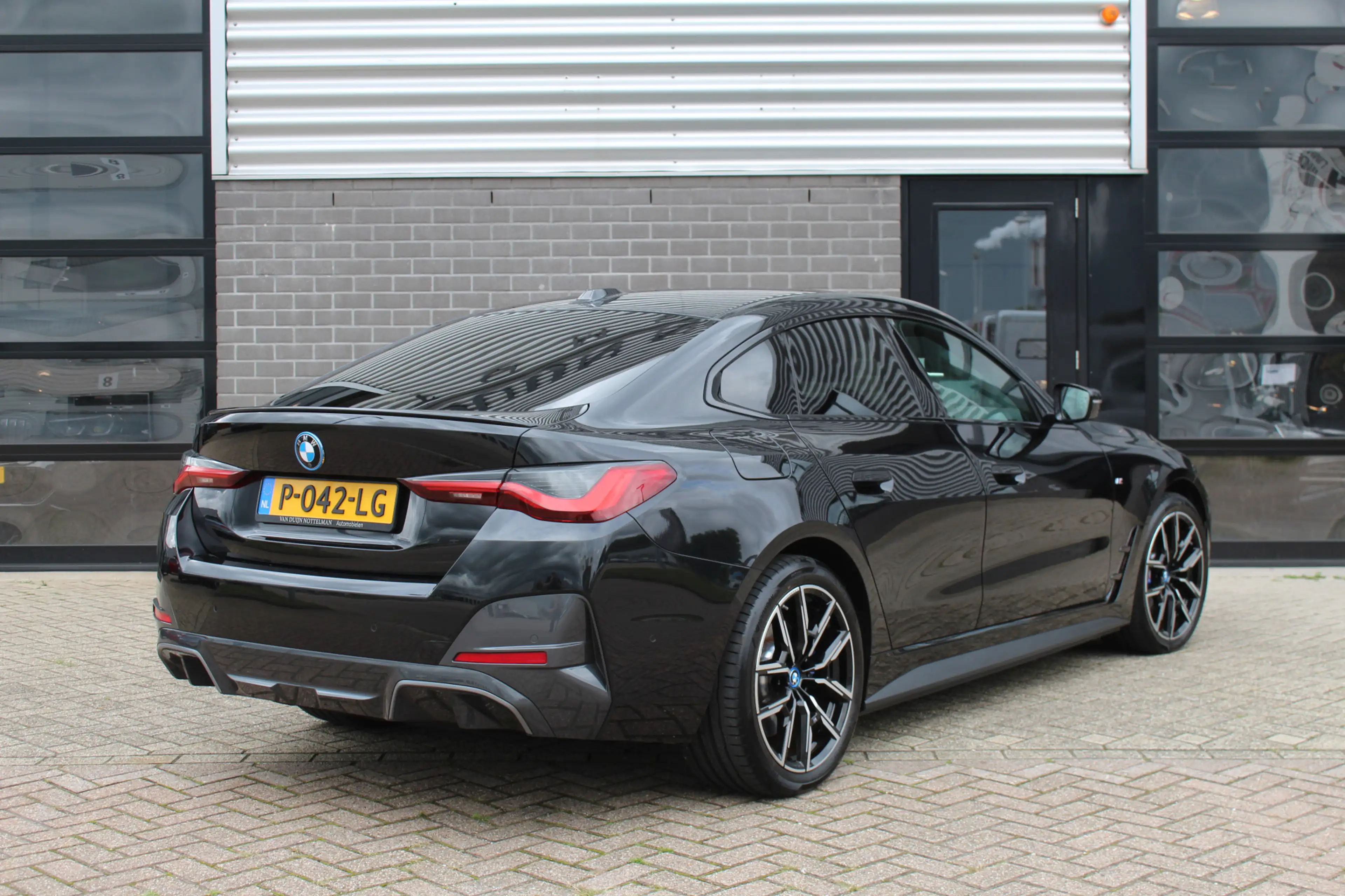 BMW i4 eDrive40 High Executive 84 kWh / Harman Kardon / S — photo 3