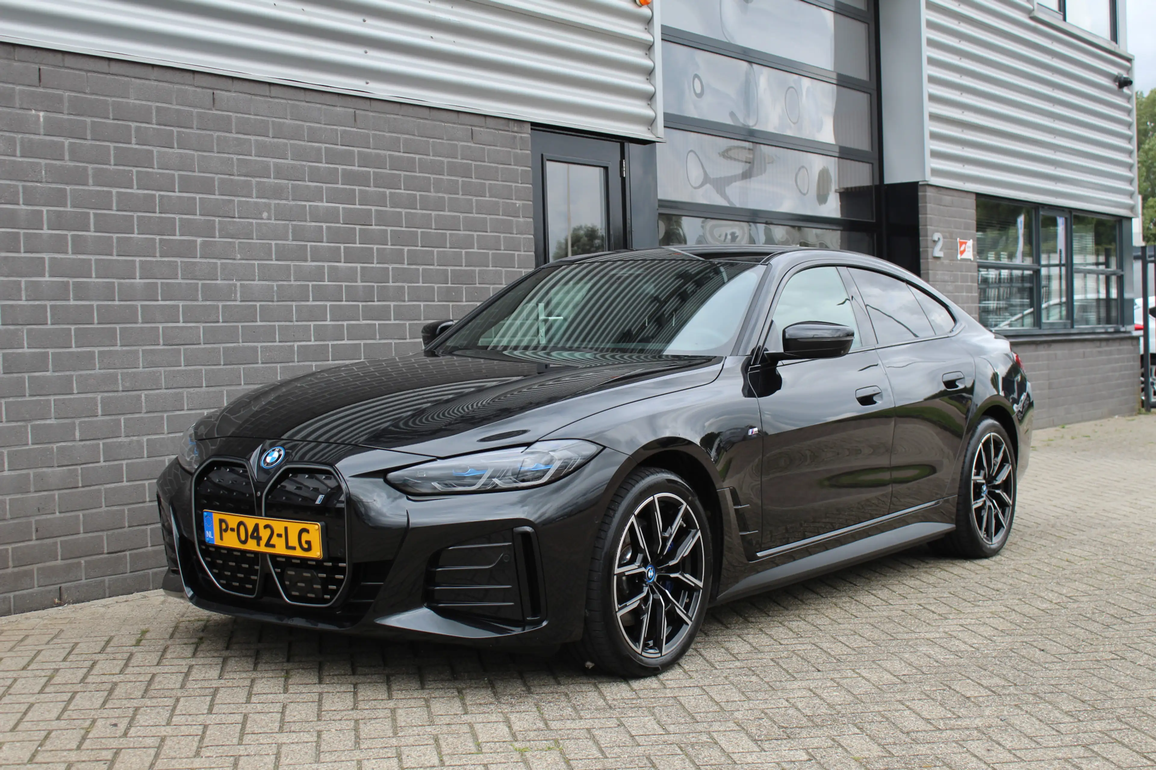 BMW i4 eDrive40 High Executive 84 kWh / Harman Kardon / S — photo 4