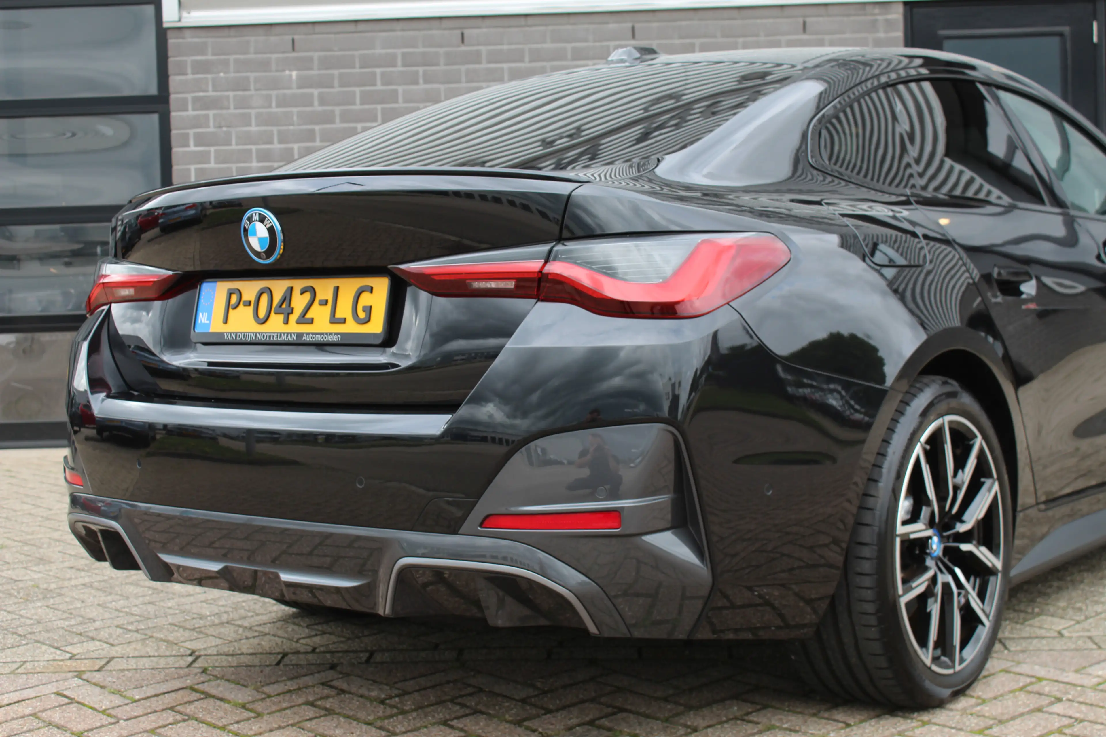 BMW i4 eDrive40 High Executive 84 kWh / Harman Kardon / S — photo 26