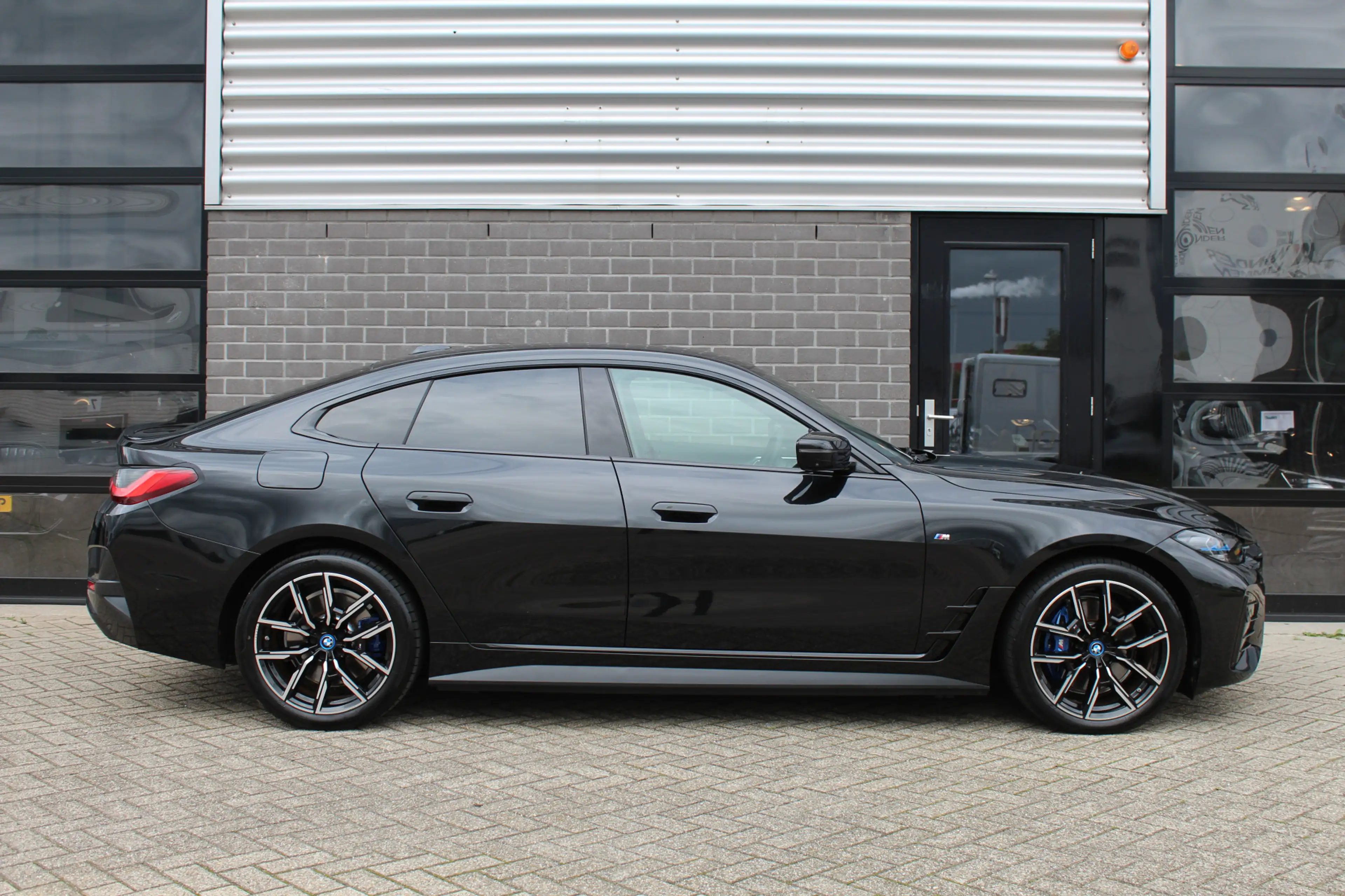 BMW i4 eDrive40 High Executive 84 kWh / Harman Kardon / S — photo 24