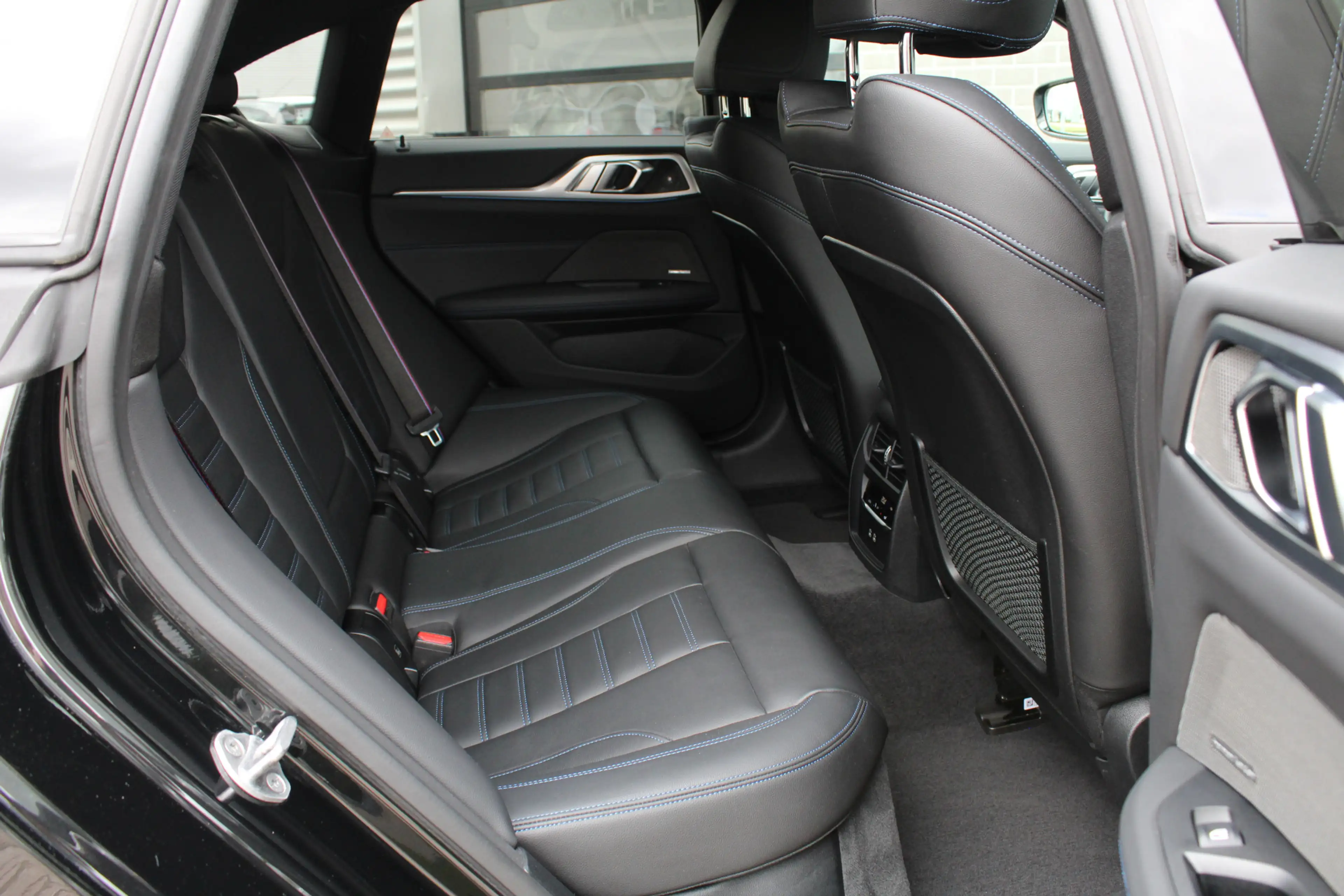 BMW i4 eDrive40 High Executive 84 kWh / Harman Kardon / S — photo 11