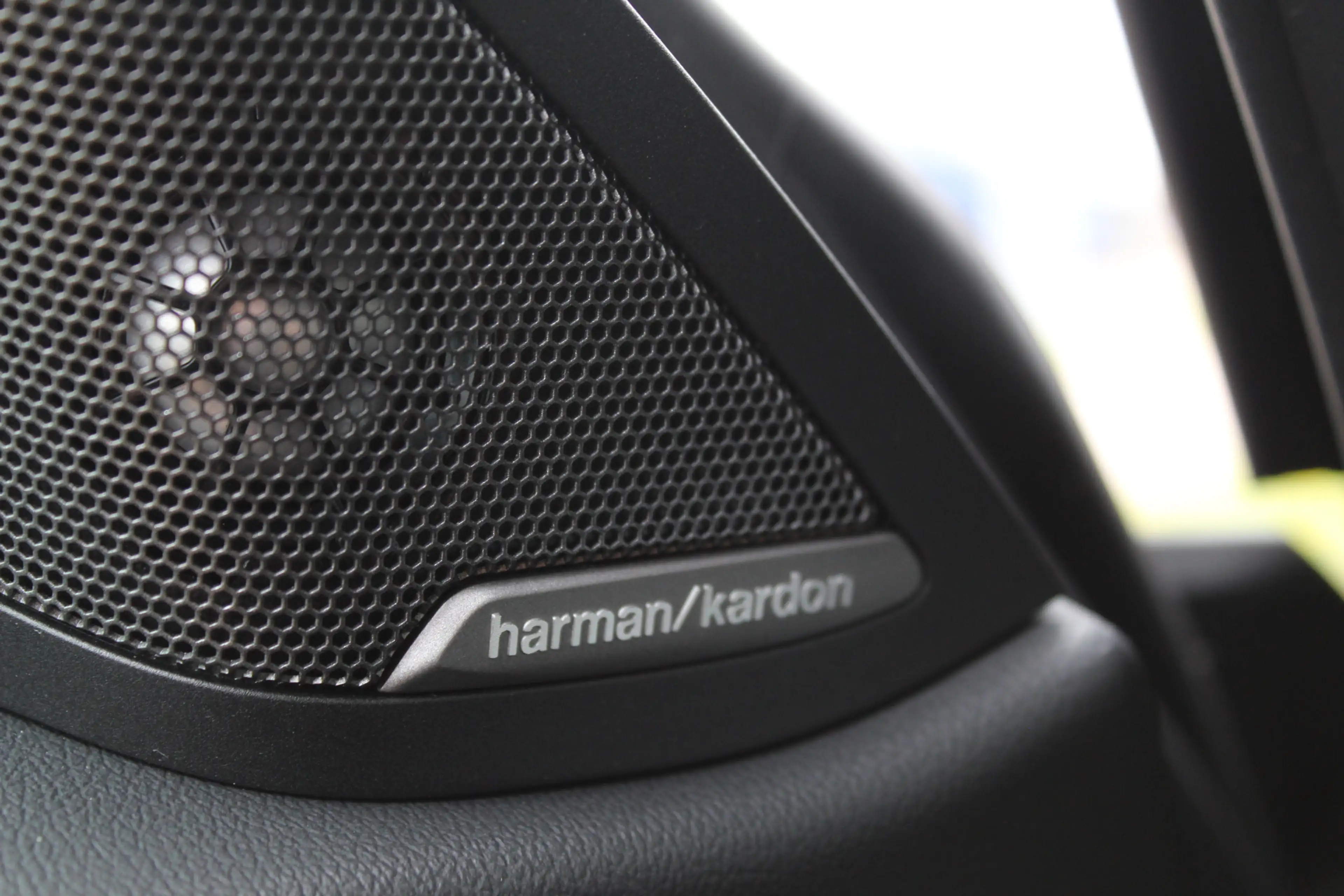 BMW i4 eDrive40 High Executive 84 kWh / Harman Kardon / S — photo 15