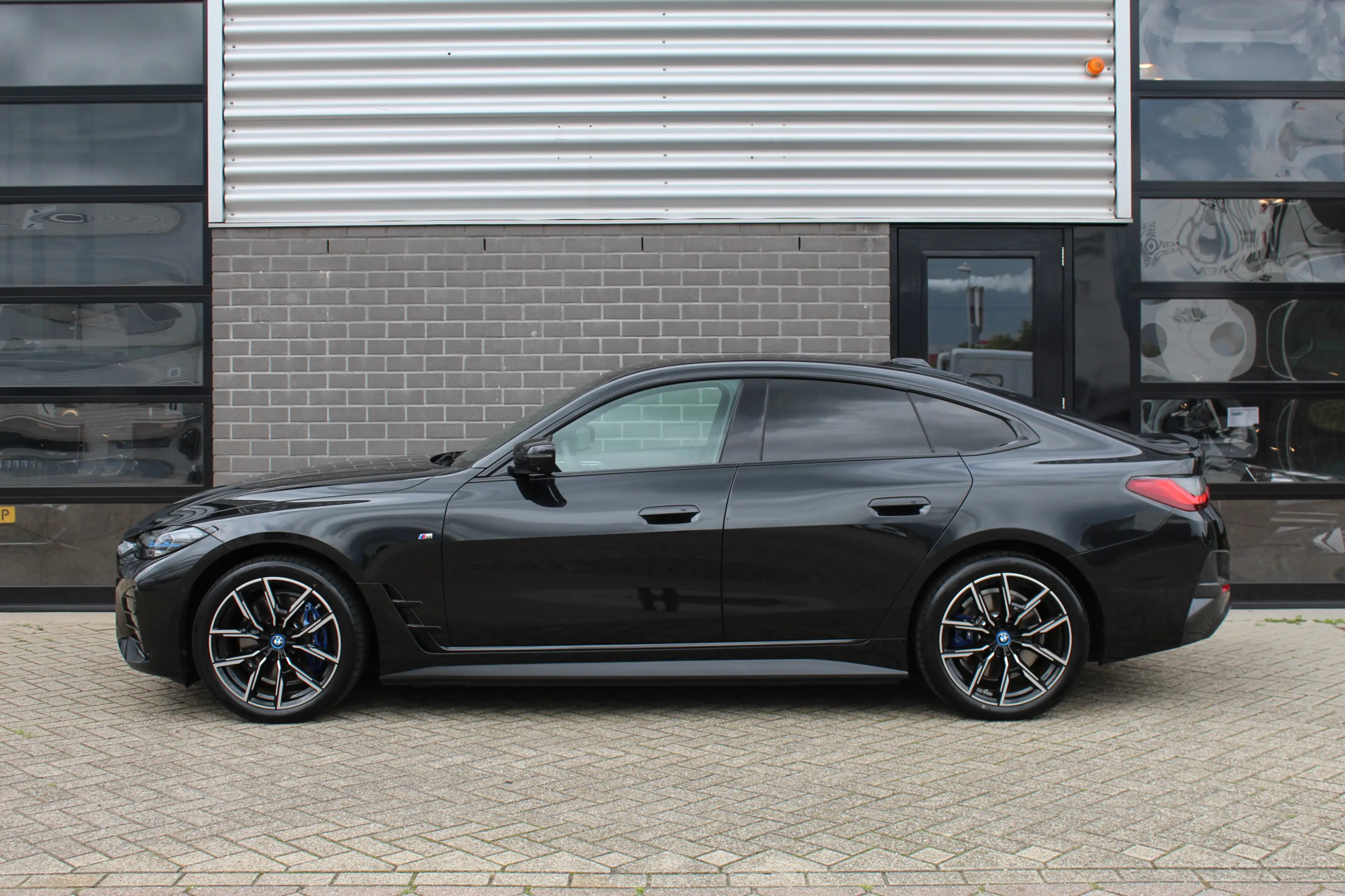 BMW i4 eDrive40 High Executive 84 kWh / Harman Kardon / S — photo 23