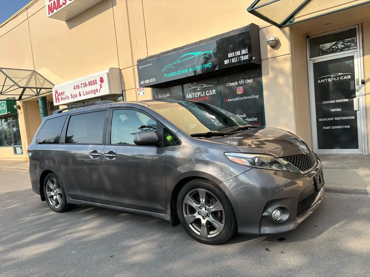 Toyota Sienna снимка Toyota Sienna
