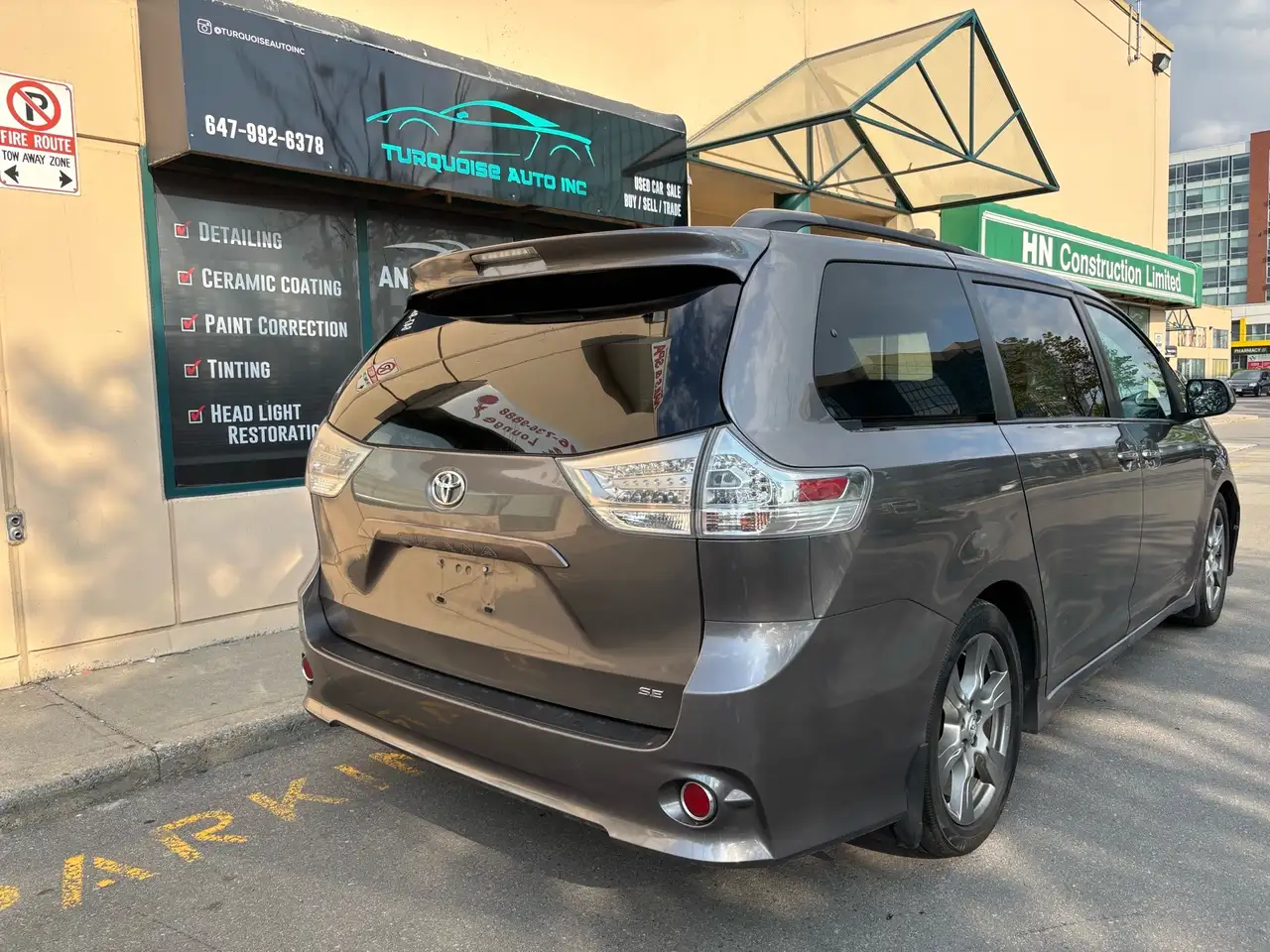 Toyota Sienna снимка Toyota Sienna