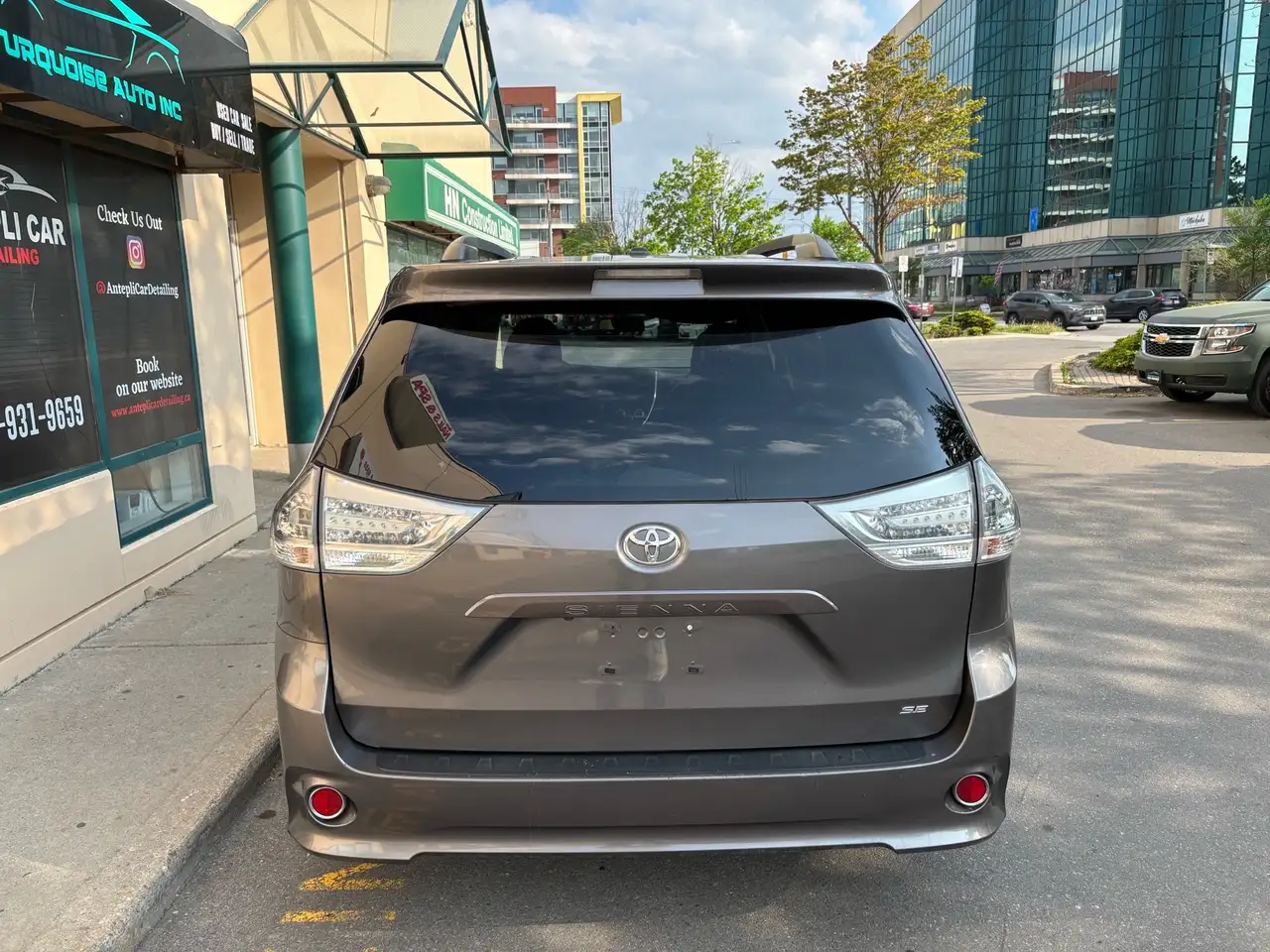 Toyota Sienna снимка Toyota Sienna