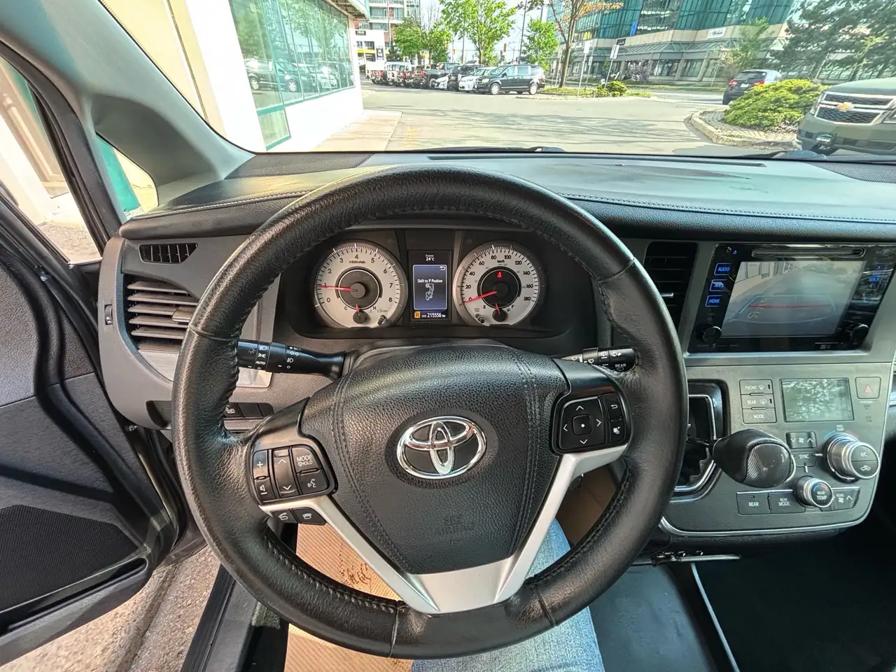 Toyota Sienna снимка Toyota Sienna