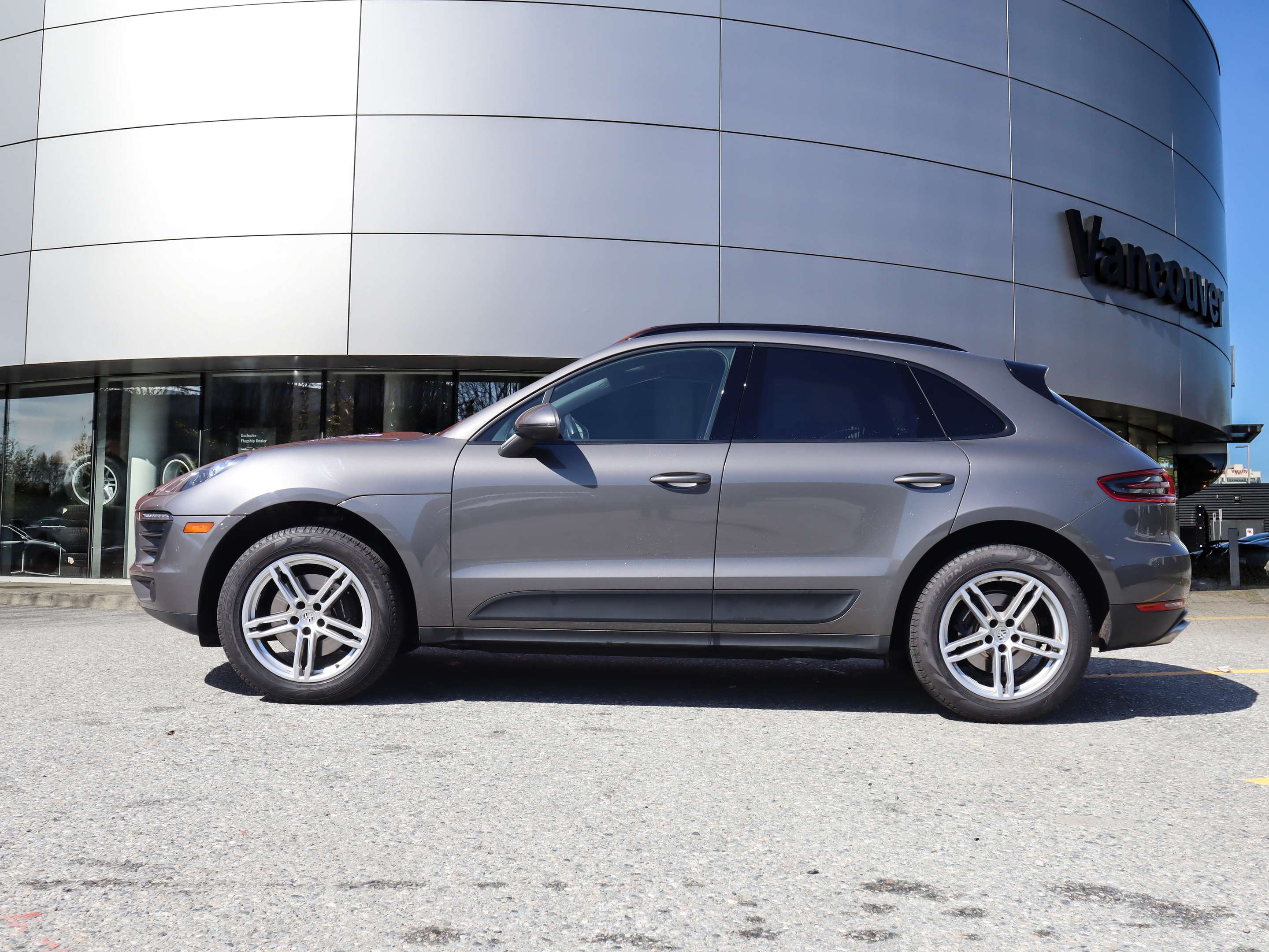 2018 Porsche Macan AWD alt 2