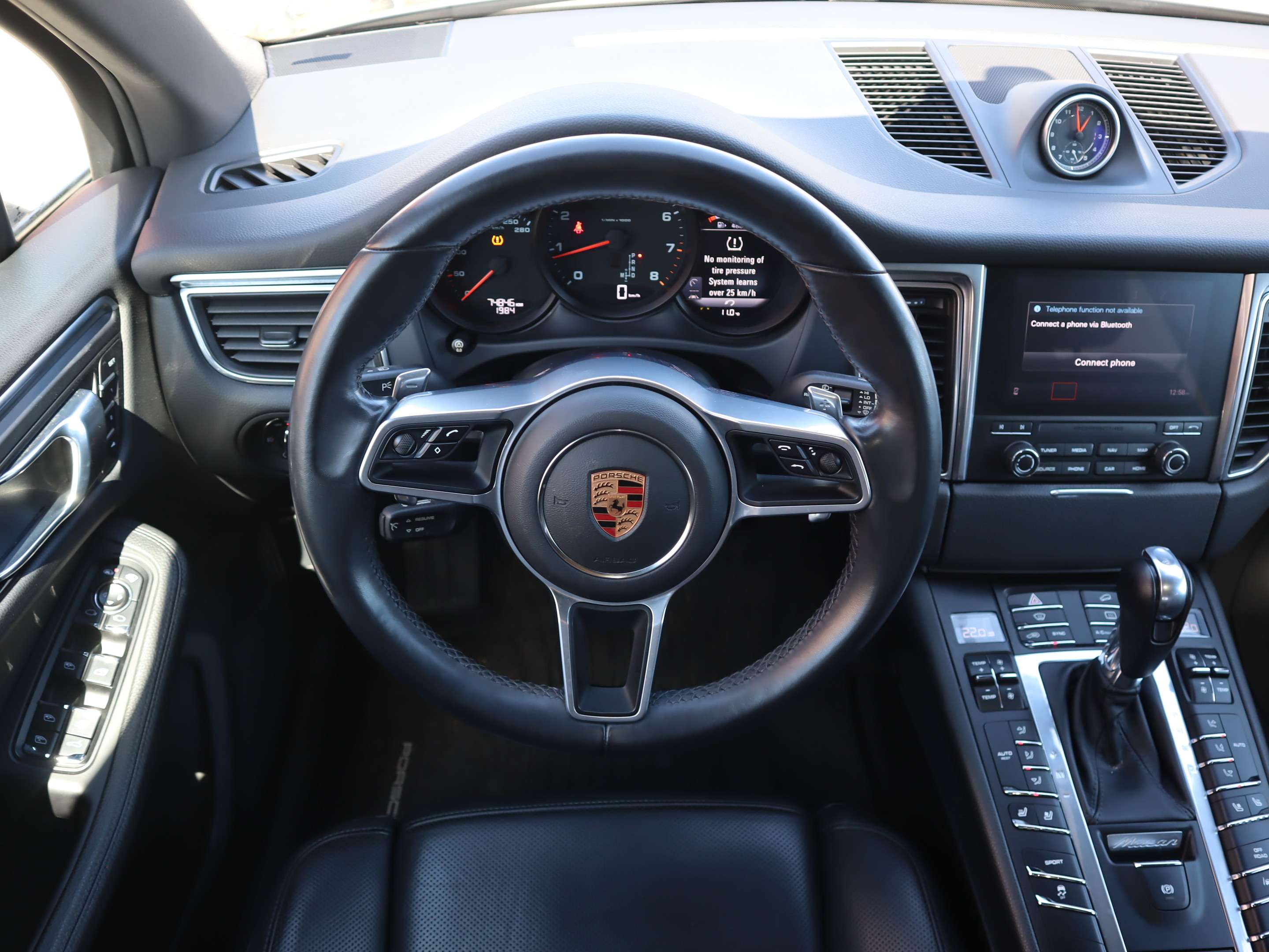 2018 Porsche Macan AWD thumb 14