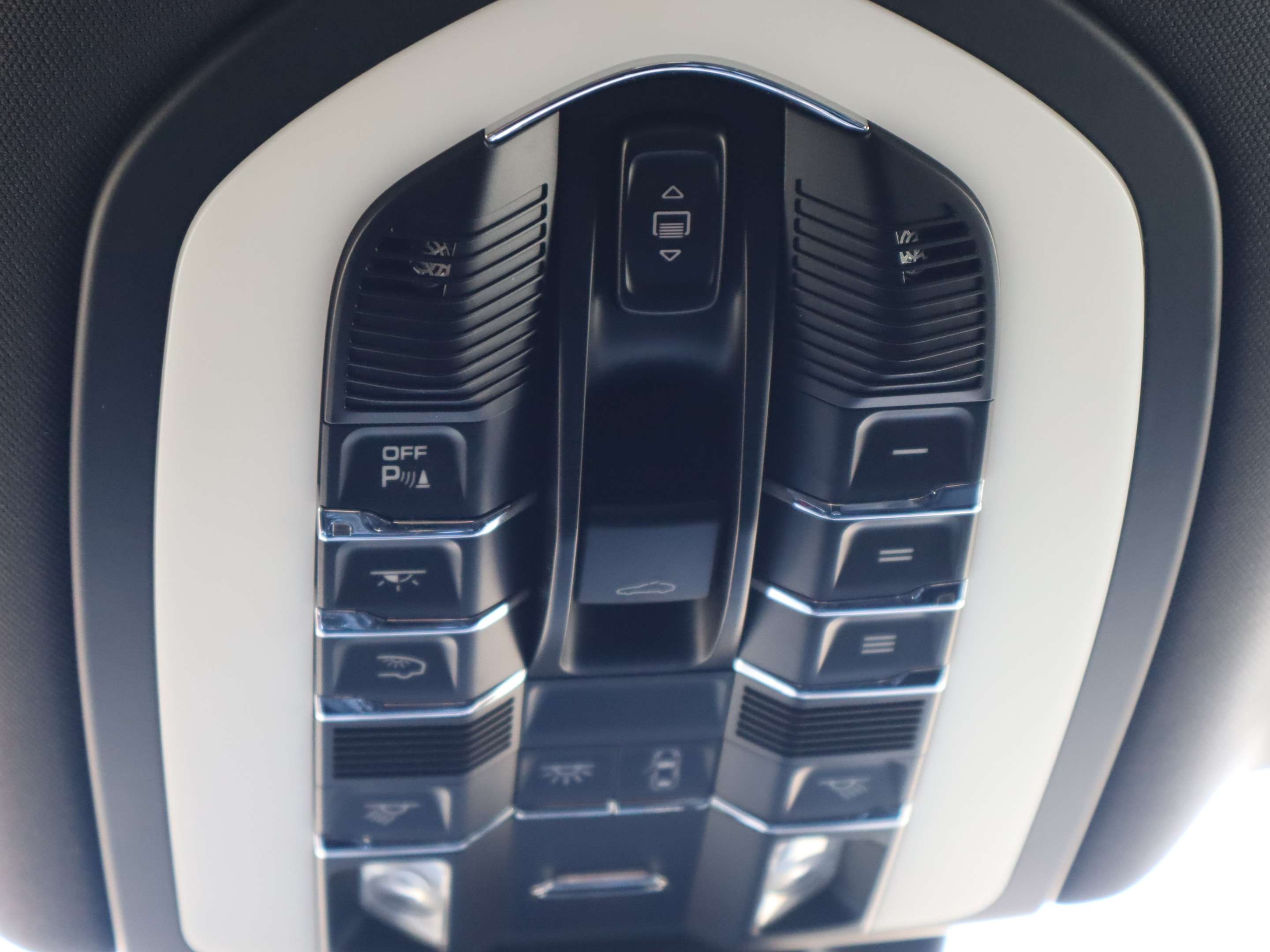 2018 Porsche Macan AWD thumb 20