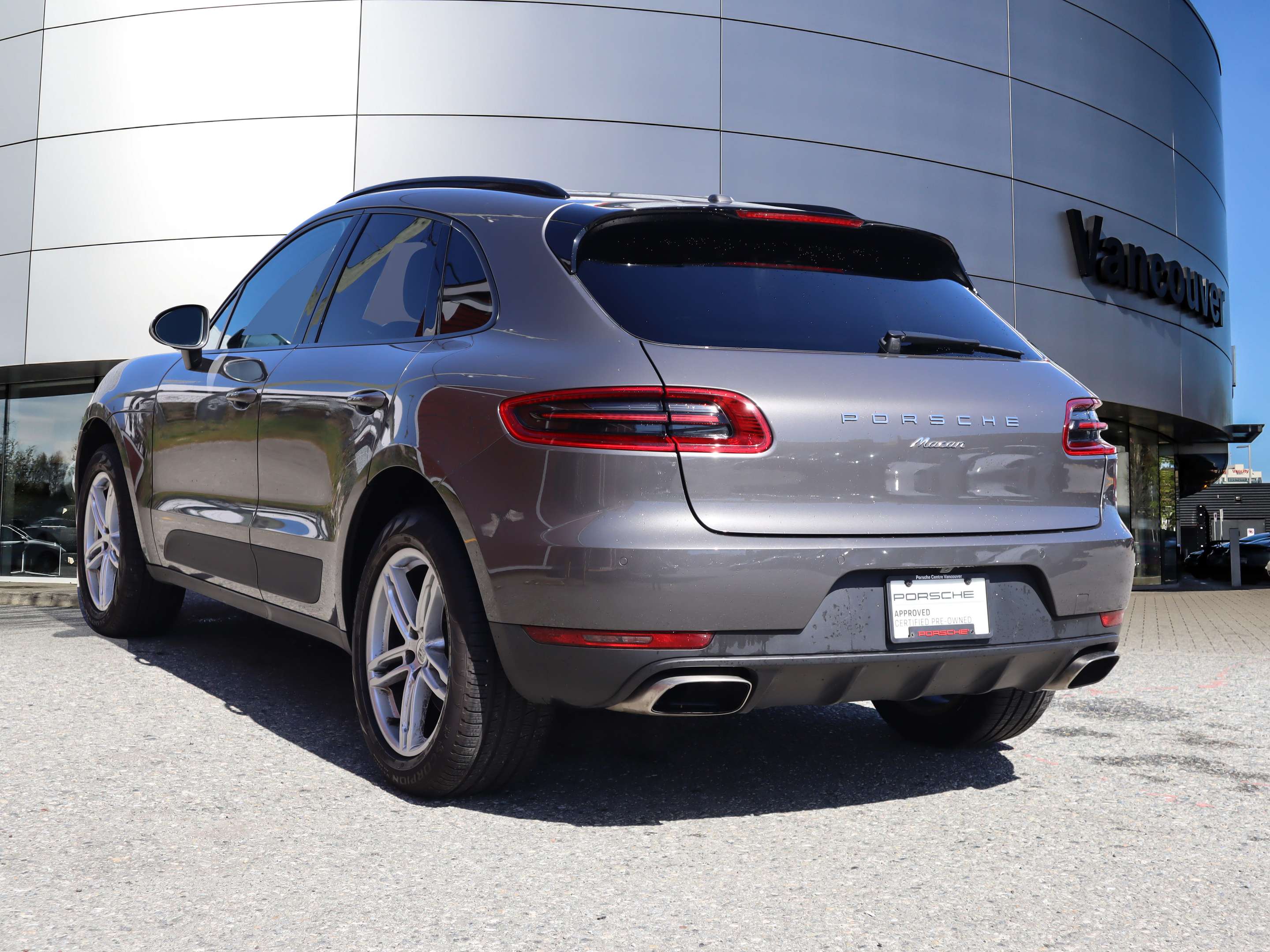 2018 Porsche Macan AWD alt 3