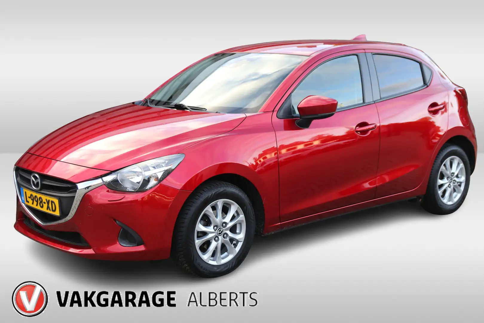 Mazda 2 1.5 Skyactiv-G / Automaat / Cruise / All Season / Rood - 1