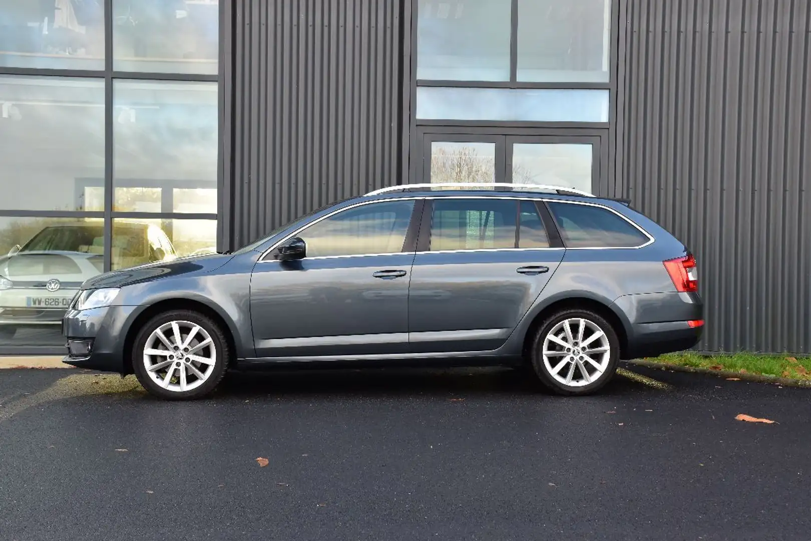 Skoda Octavia III TDI 150 ELEGANCE DSG Gris - 2