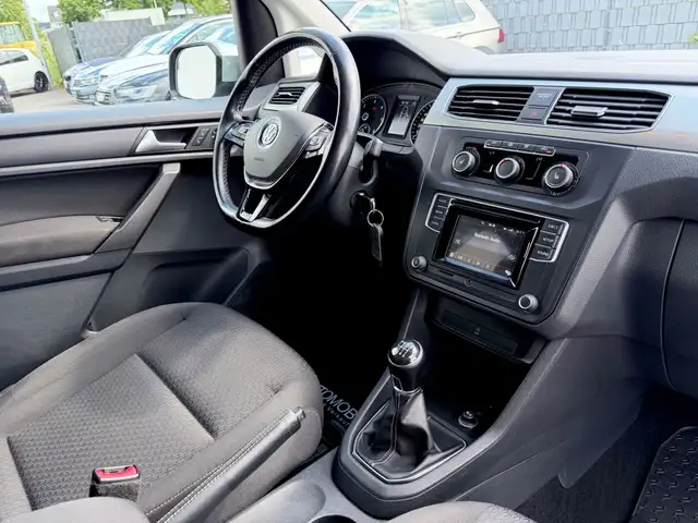 Volkswagen Caddy Maxi view 12
