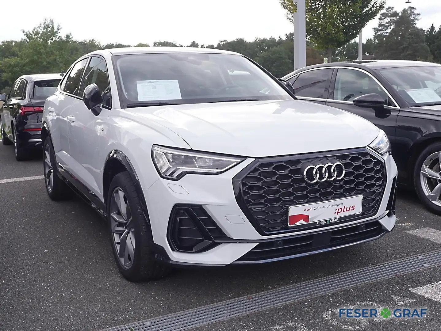 Audi Q3 Sportb. S line 45 TFSI e Pano RFK Keyless 19" Wit - 2