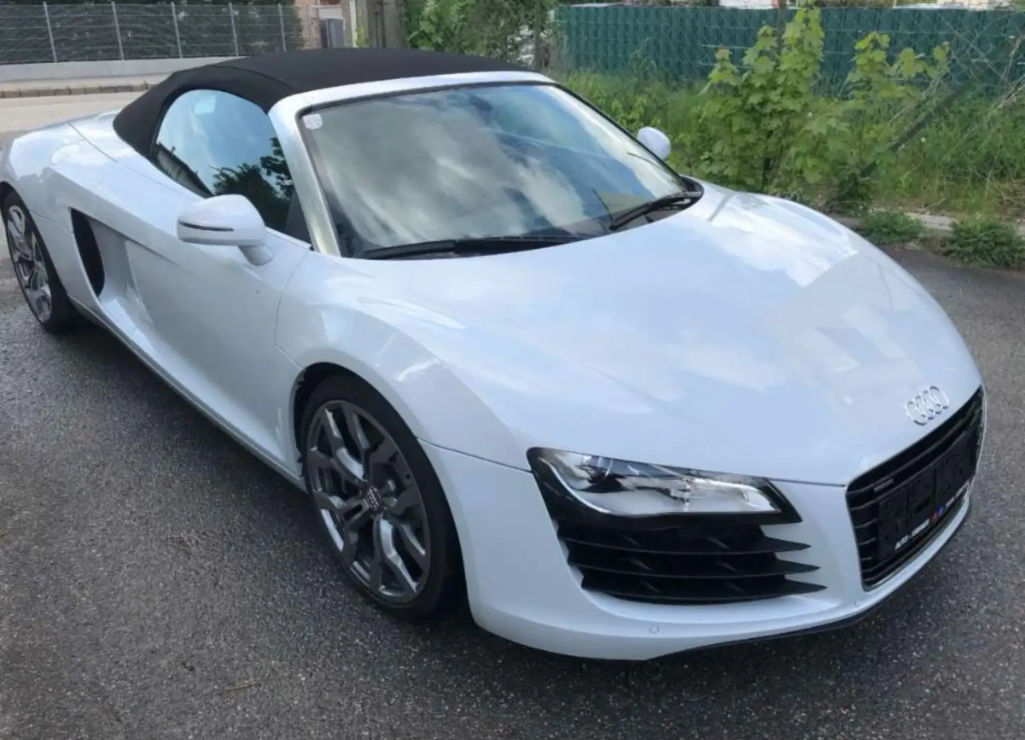Audi R8 Coupé 4,2 quattro R tronic Grau - 2