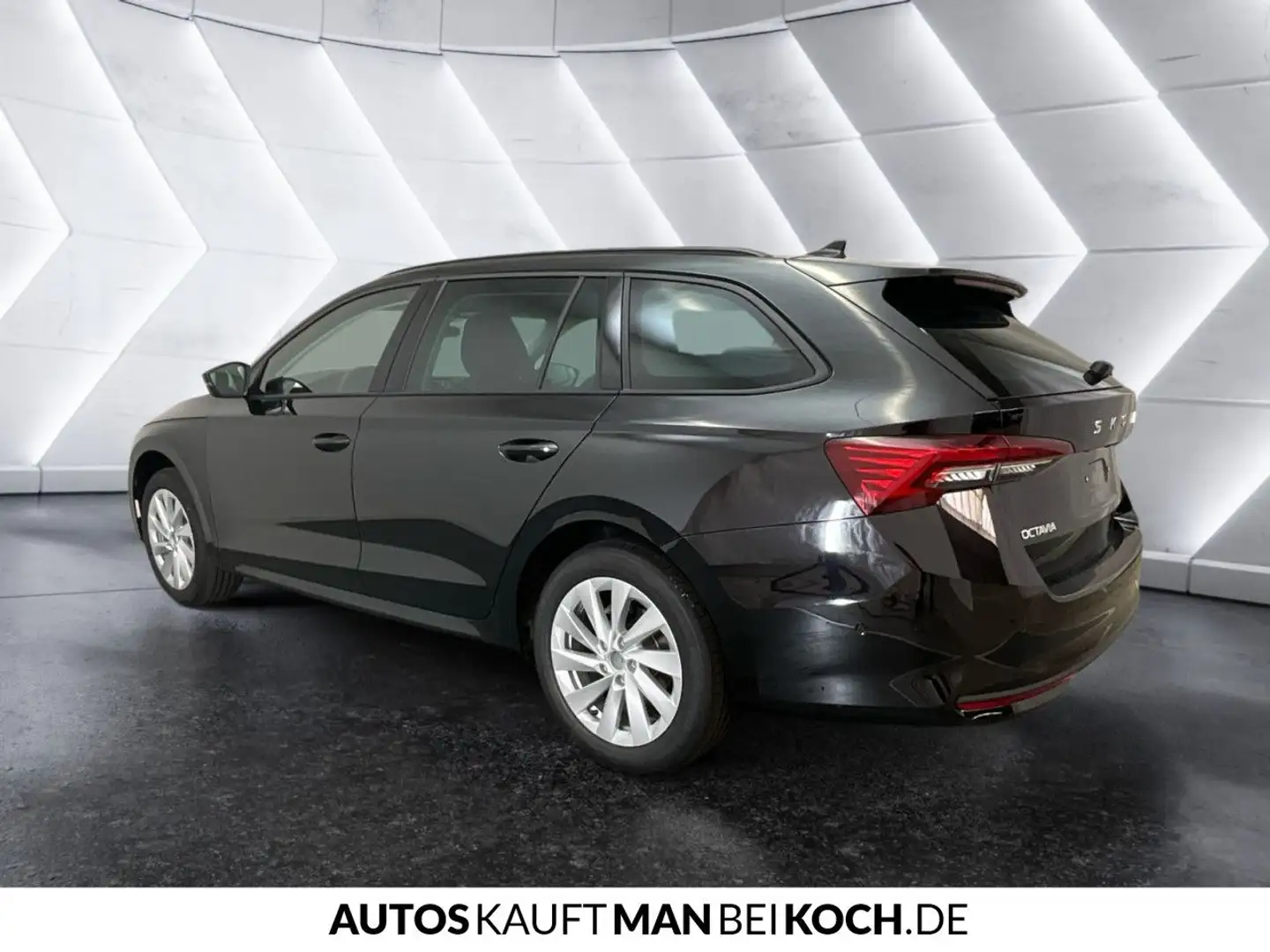 Skoda Octavia Combi 2.0 TDI DSG Selection AHZV NAVI LED Schwarz - 2