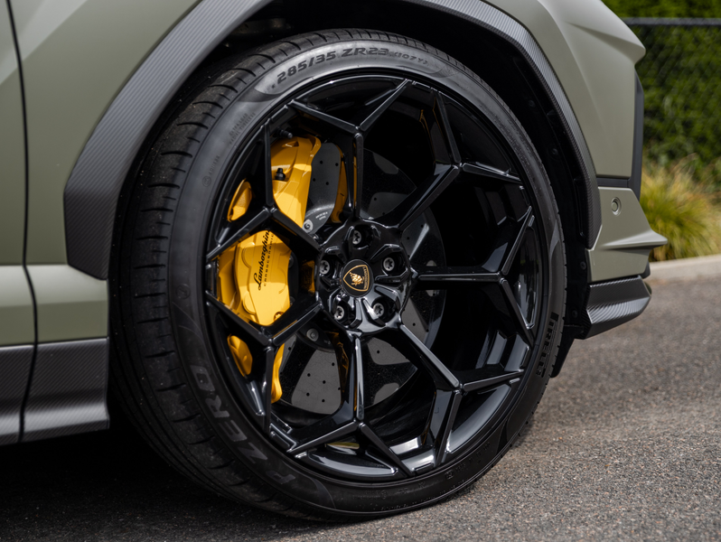 Lamborghini Urus PERFORMANTE 4.0L V8 TWIN TURBO - 'VERDE TURBINE' MATT — photo 15