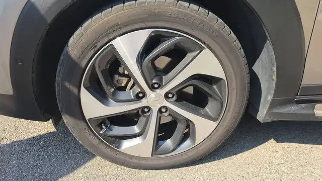 Hyundai Tucson view 18