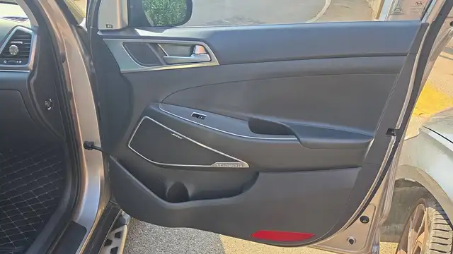 Hyundai Tucson view 24