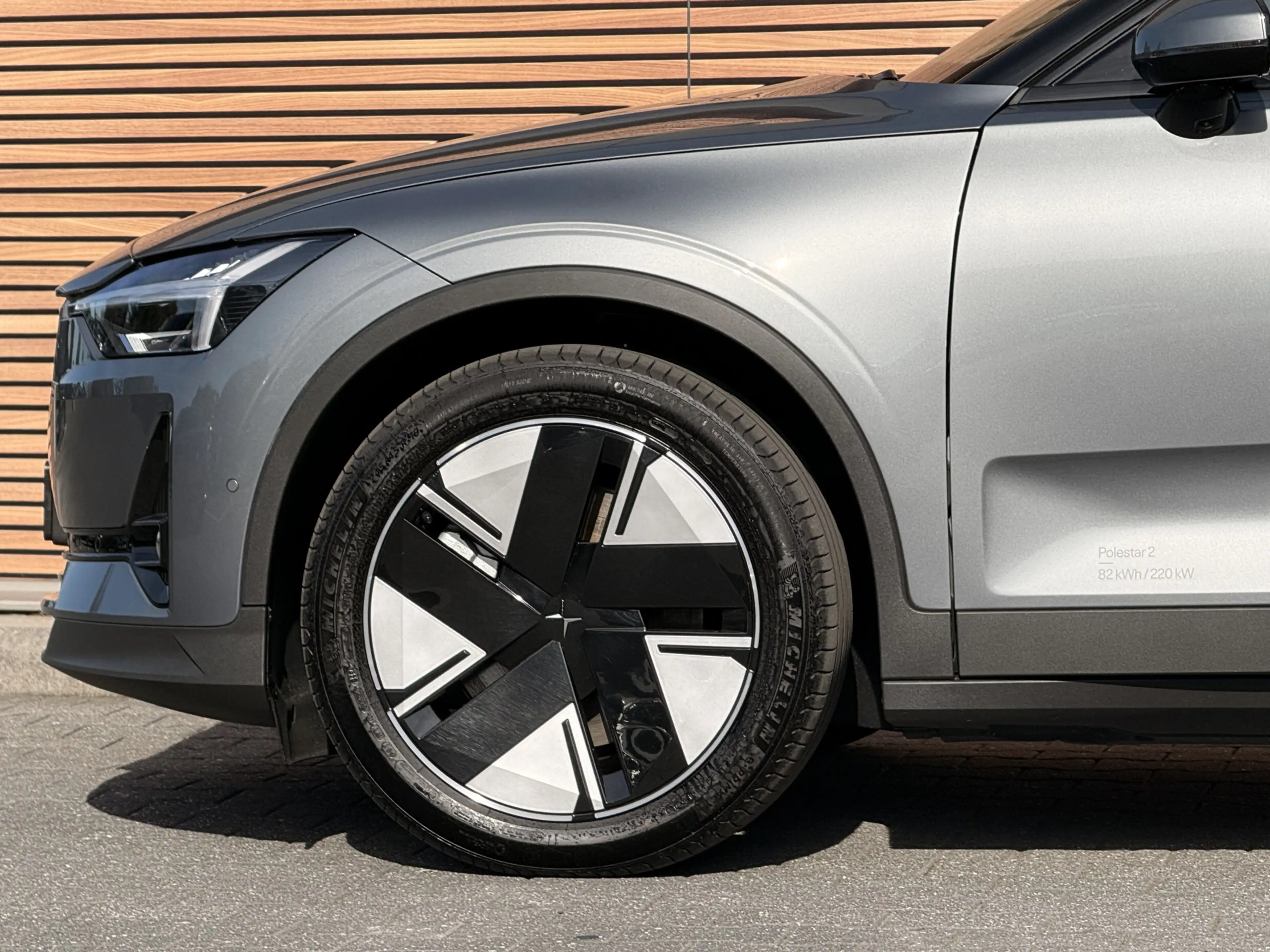 Polestar 2 Long Range Single Motor Prime 82 kWh Harman Kardon — photo 14
