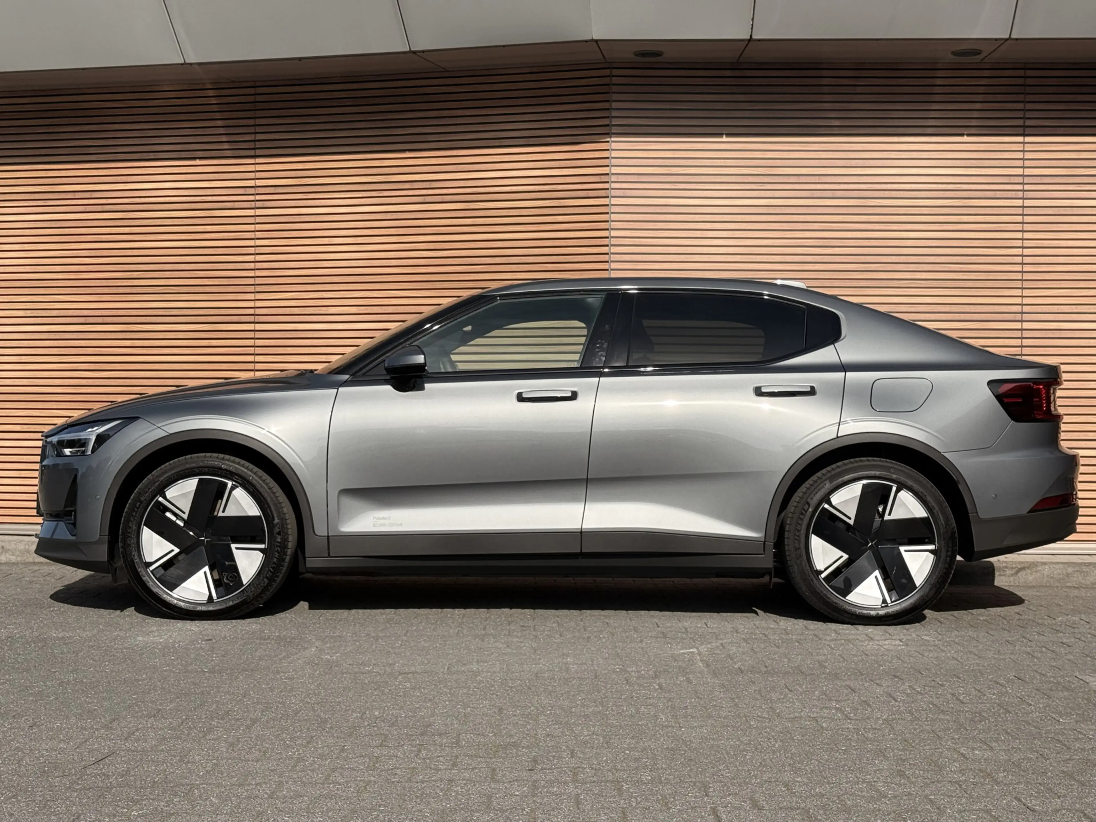 Polestar 2 Long Range Single Motor Prime 82 kWh Harman Kardon — photo 5