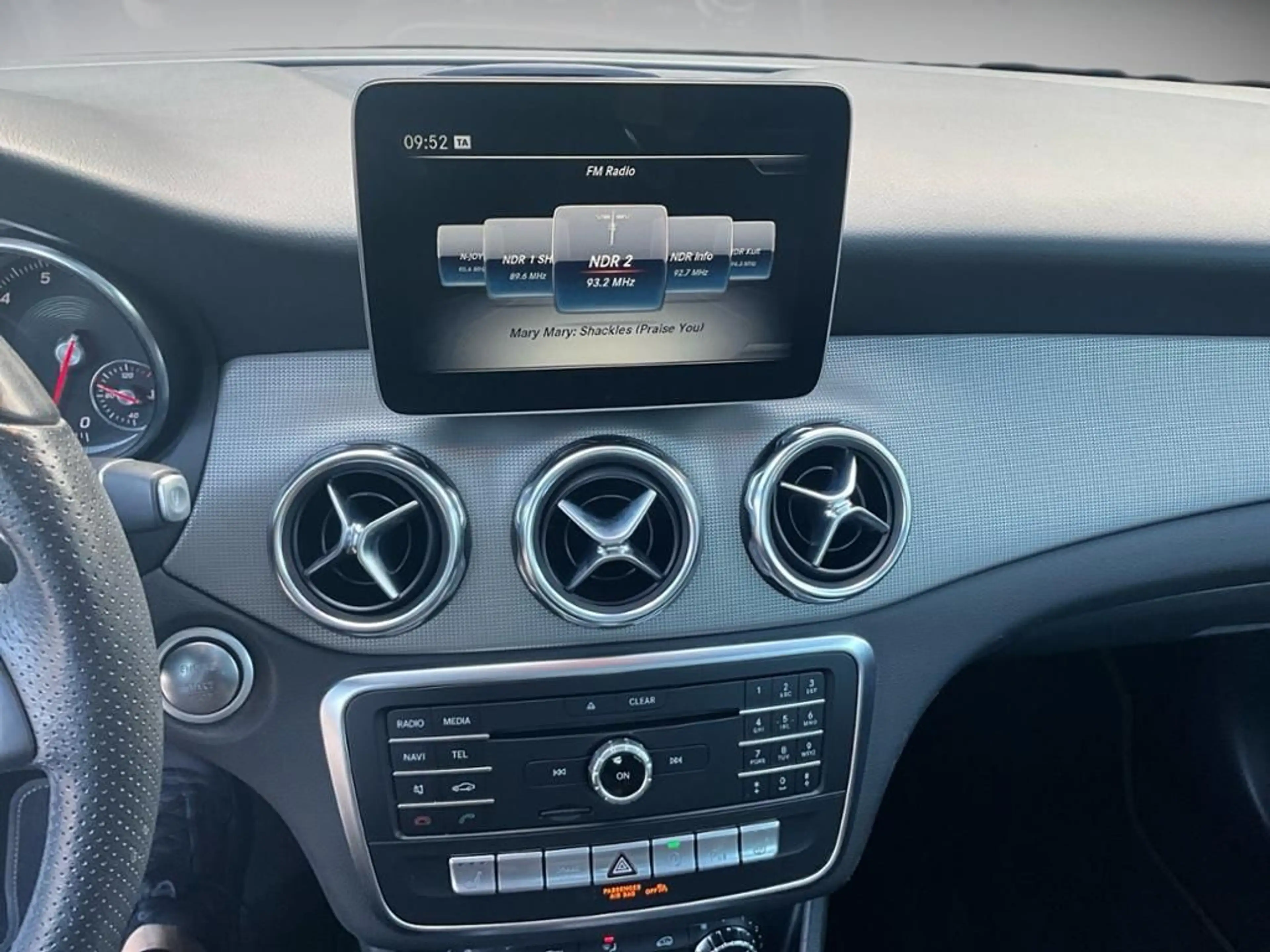 Mercedes-Benz GLA 180 Sport Utility Vehicle AUT Kam. KeyLess — photo 13