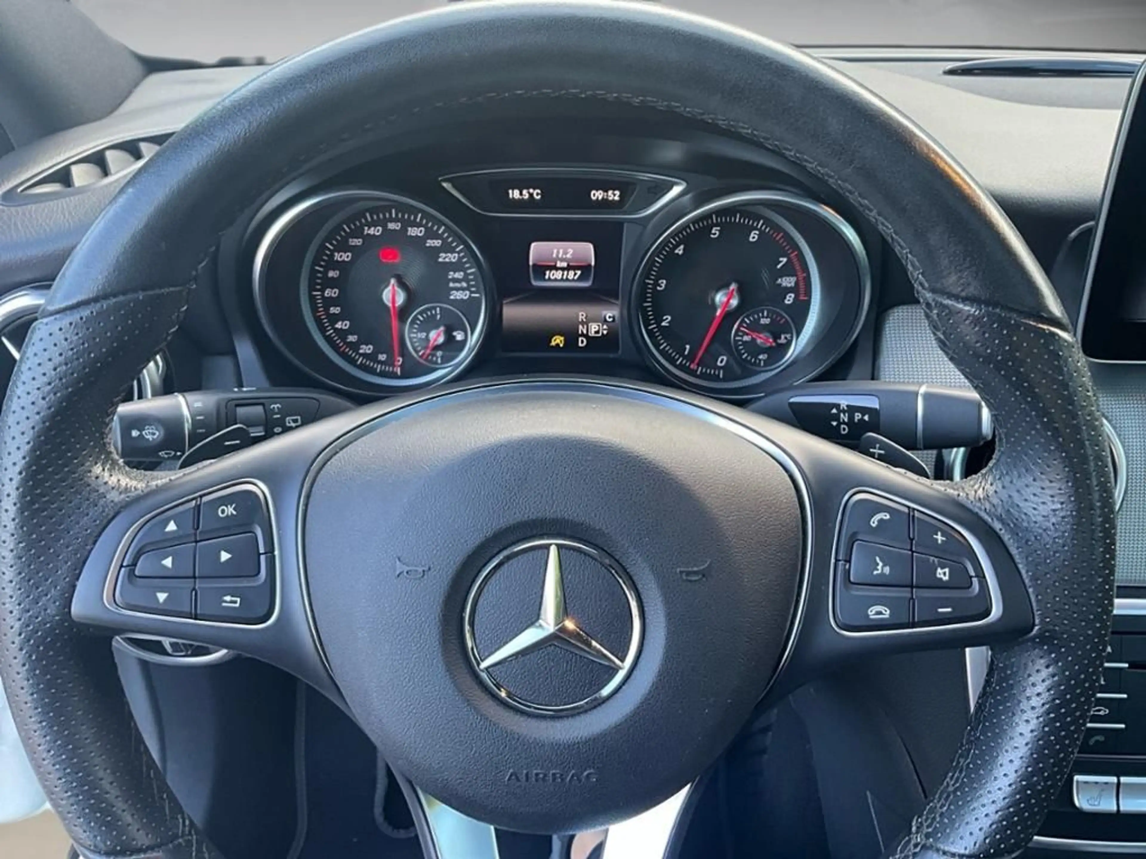 Mercedes-Benz GLA 180 Sport Utility Vehicle AUT Kam. KeyLess — photo 12