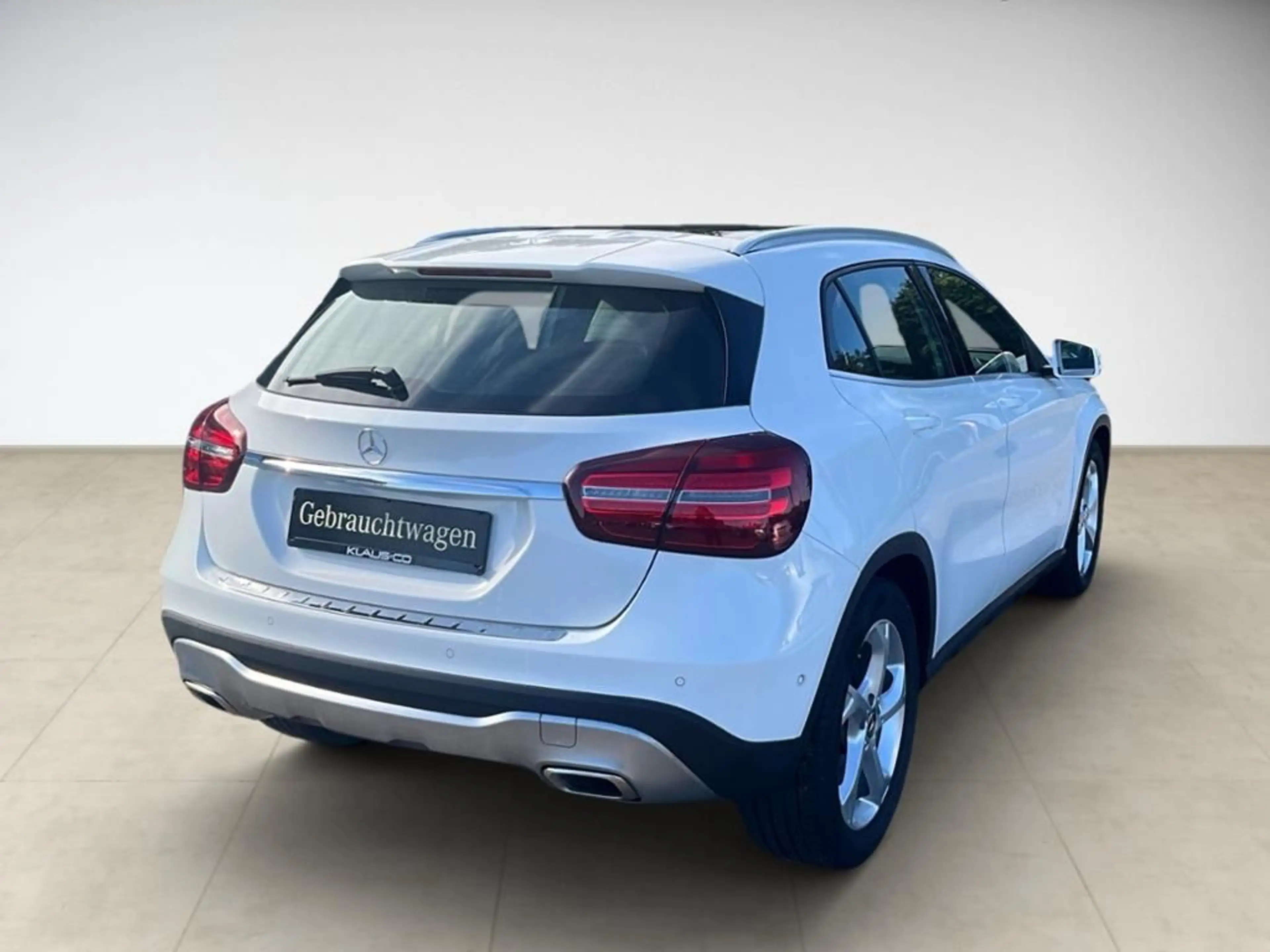 Mercedes-Benz GLA 180 Sport Utility Vehicle AUT Kam. KeyLess — photo 4