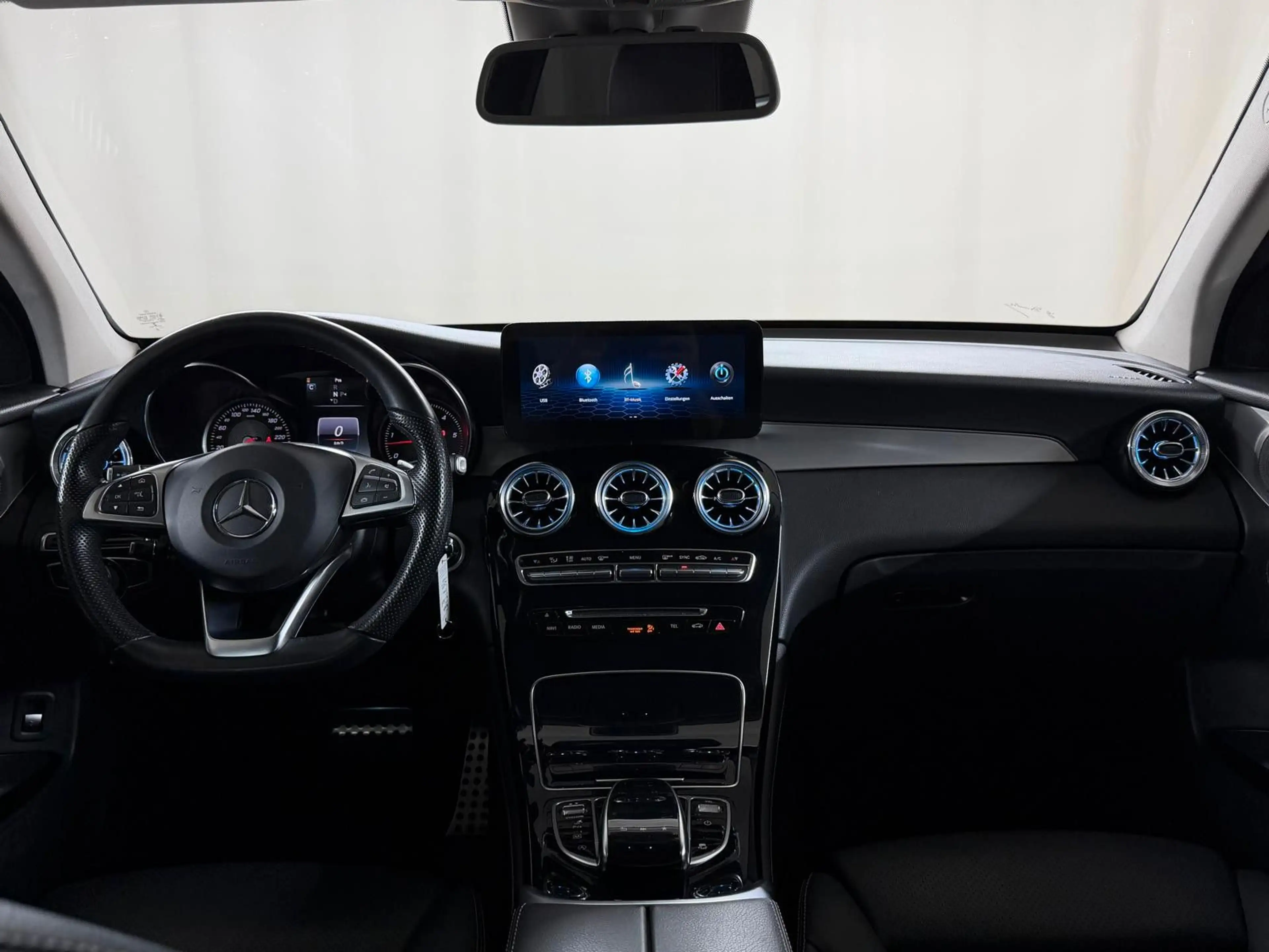 Mercedes-Benz GLC 350 d 4Matic AMG*Pano*Vollleder*Widescreen* — photo 12