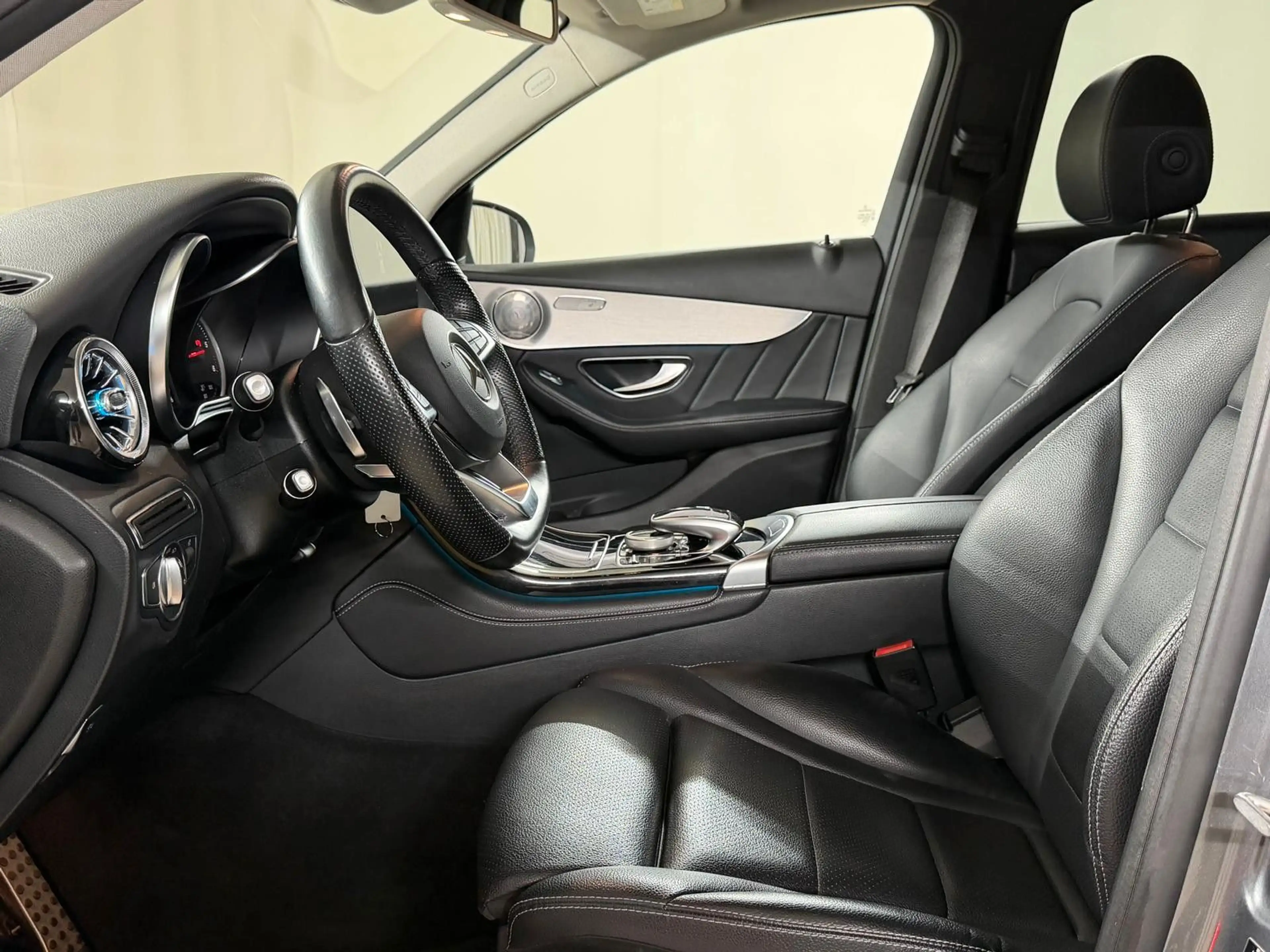 Mercedes-Benz GLC 350 d 4Matic AMG*Pano*Vollleder*Widescreen* — photo 10