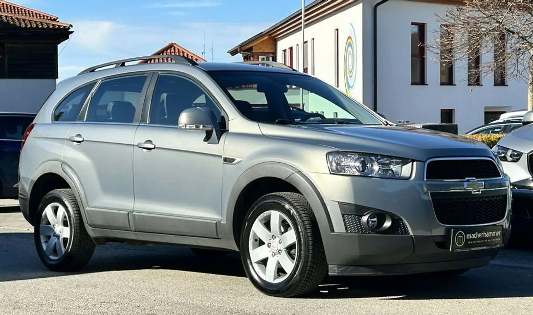 Chevrolet Captiva 2.2 D LT 4WD *7-SITZER*GRA*NSW*KLIMA*17'' Grau - 2