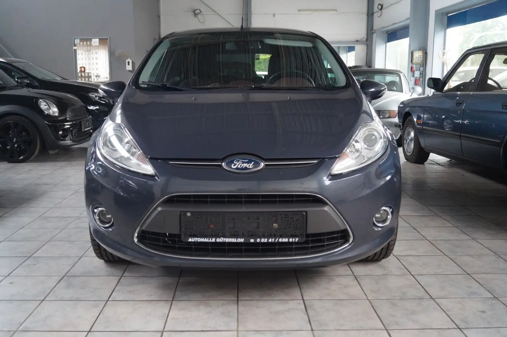 Ford Fiesta 1.4 Titanium*Klimaautomatik*PDC* Grau - 2