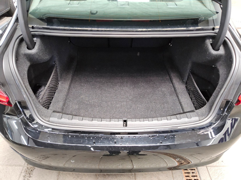 BMW 330 iA Advantage LED SHZ HiFi — photo 12