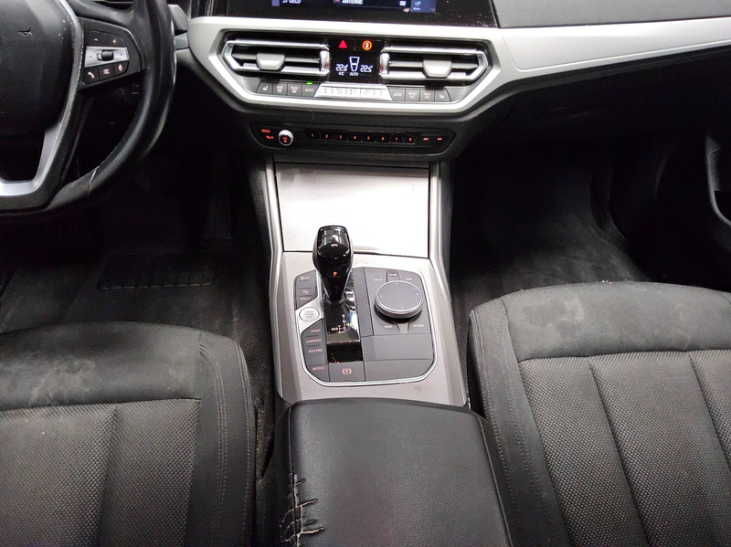 BMW 330 iA Advantage LED SHZ HiFi — photo 6