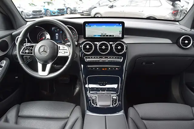 Mercedes-Benz 220 view 15