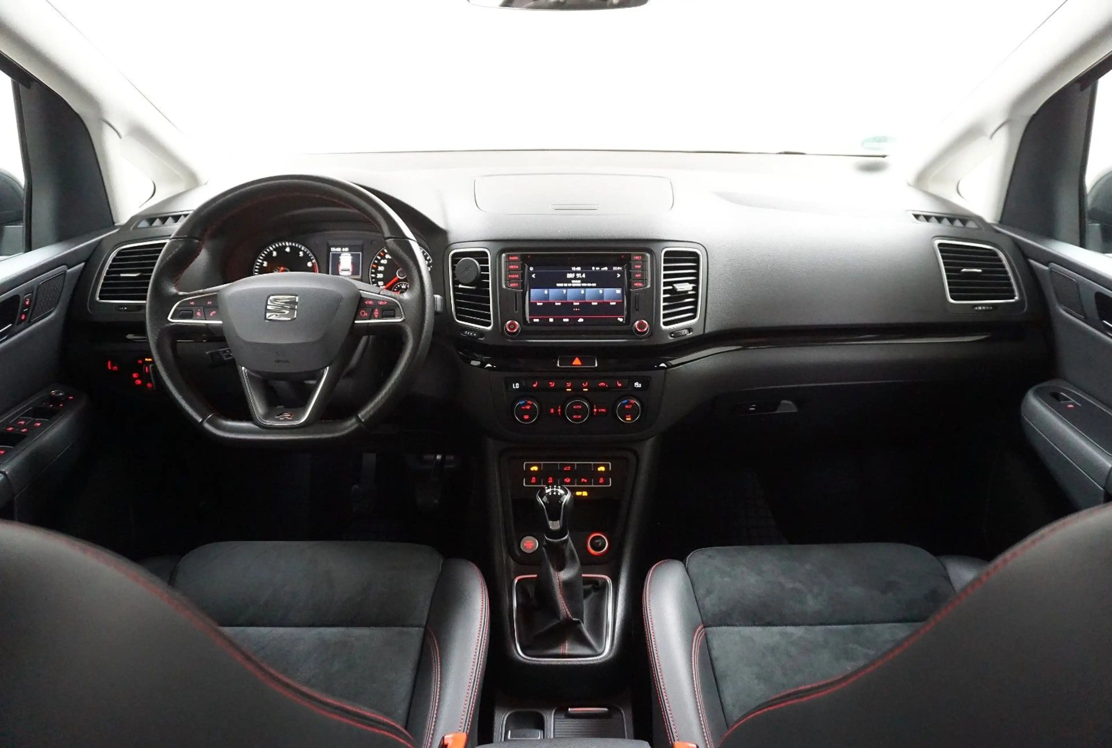 SEAT Alhambra FR-Line AHK KAMERA NAVI 7 SITZE STANDHZ — photo 25