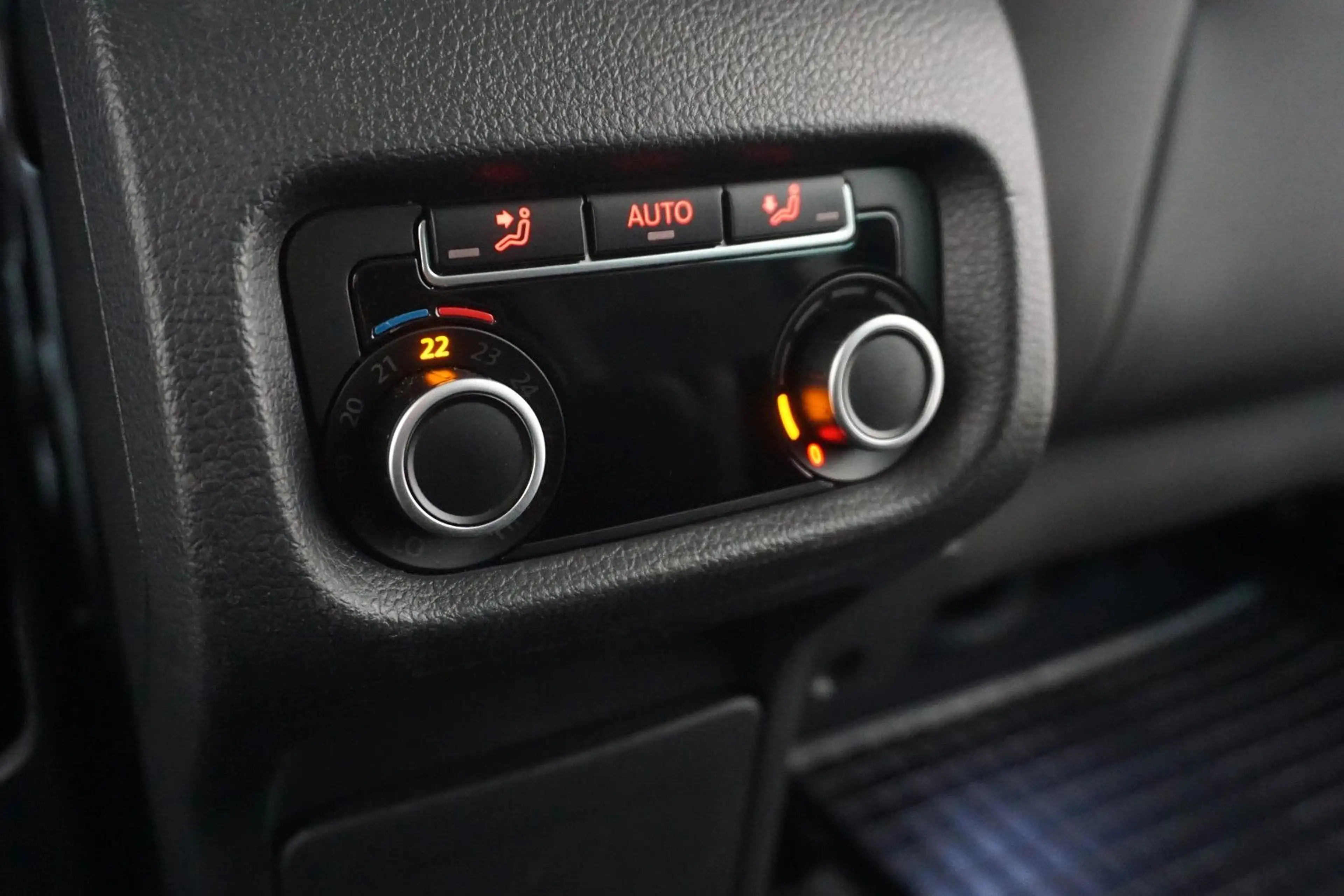 SEAT Alhambra FR-Line AHK KAMERA NAVI 7 SITZE STANDHZ — photo 31